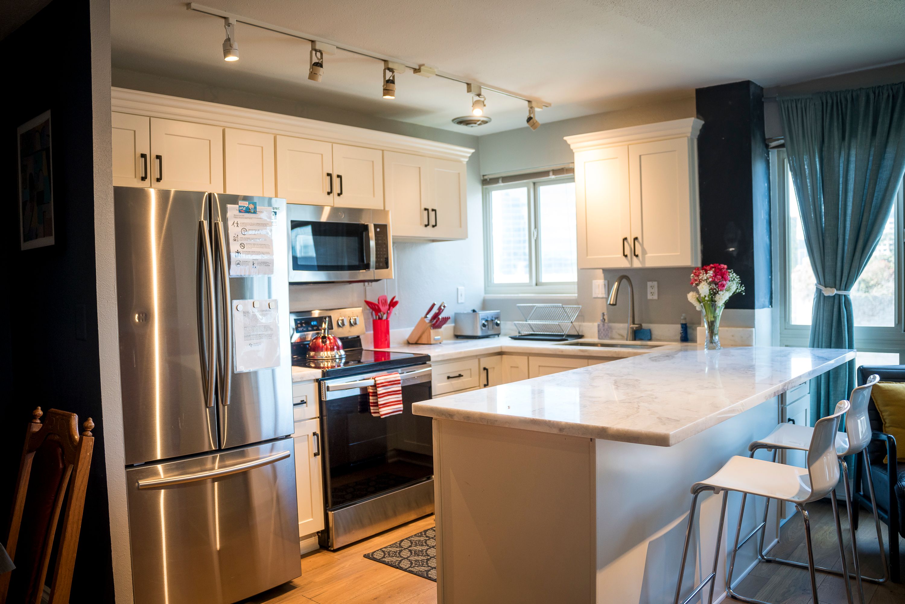 spacious 2 bed/2 bath, 10 minutes to FIFA stadiums