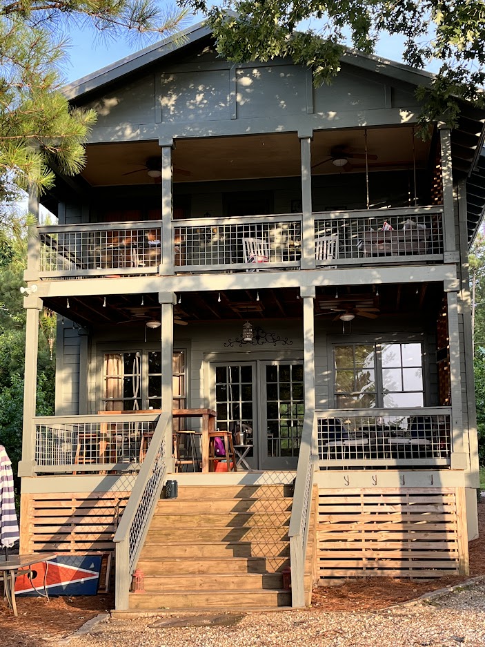 Quiet lake house close to Auburn
