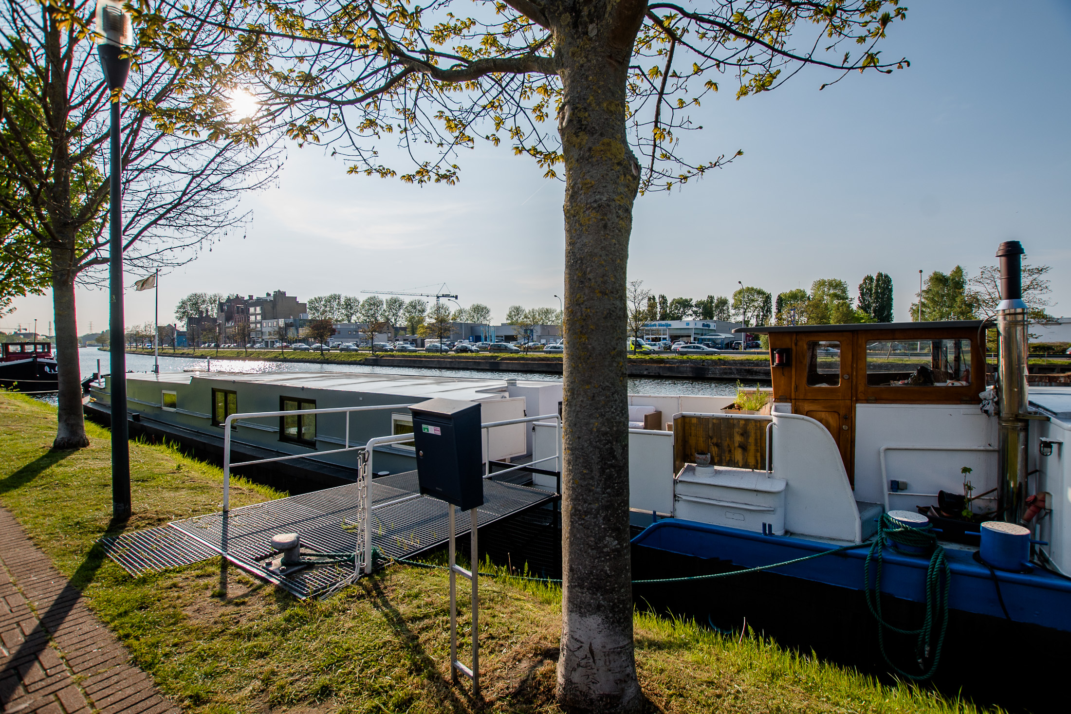 House boat with sauna and terrace Houseboats for Rent in Brugge
