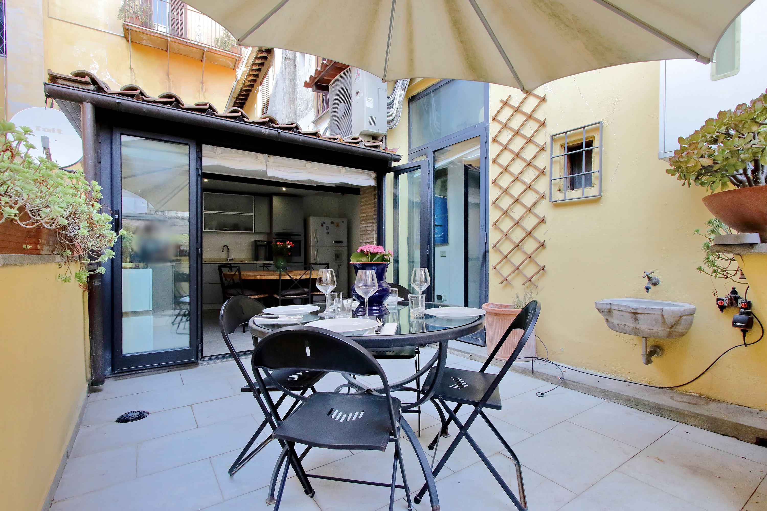 Ripa Terrace Flat in Trastevere in I Centro Storico, Rome