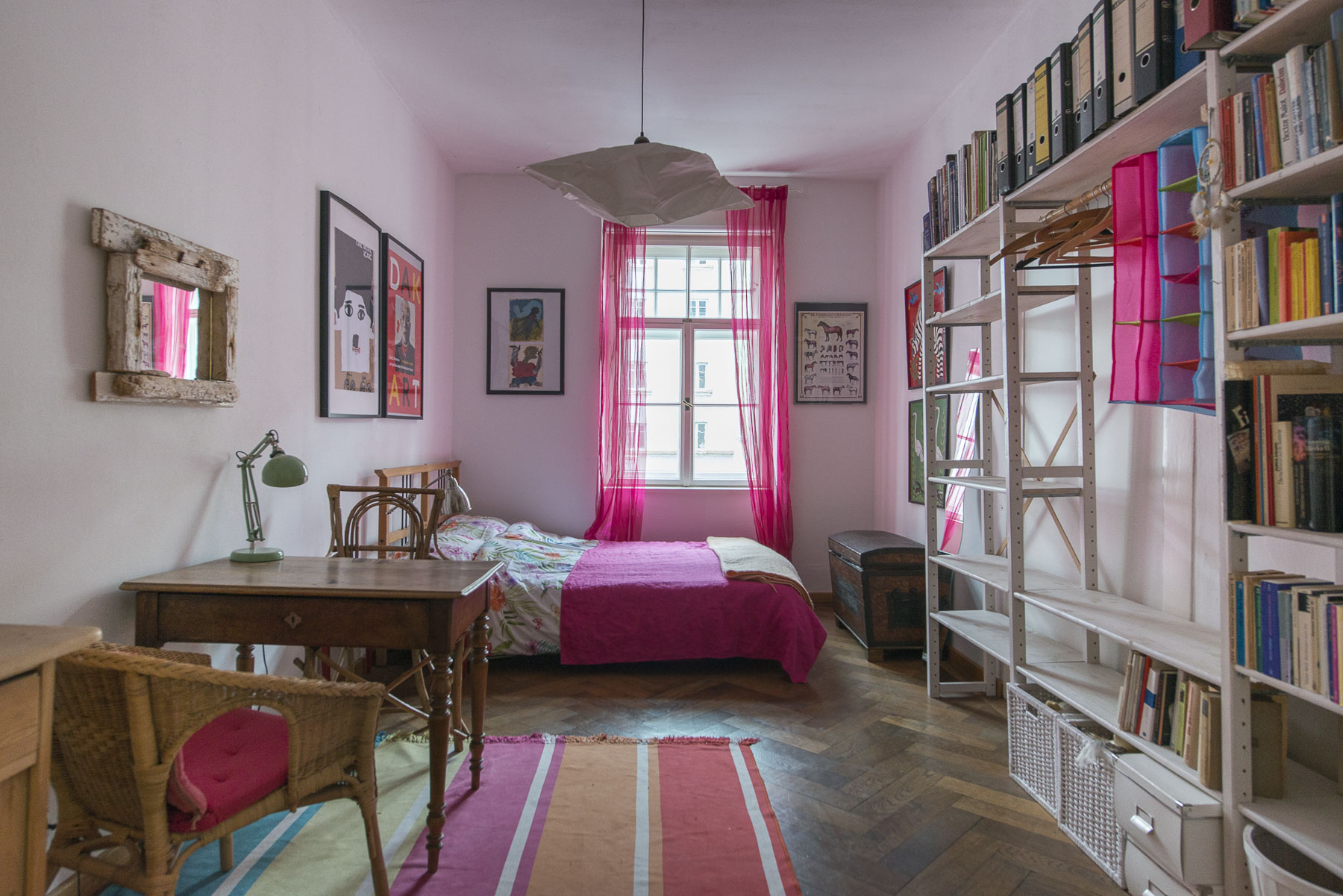 Gemütliches Zimmer in stilvoller Altbauwohnung in Neuhausen-Nymphenburg, Munich