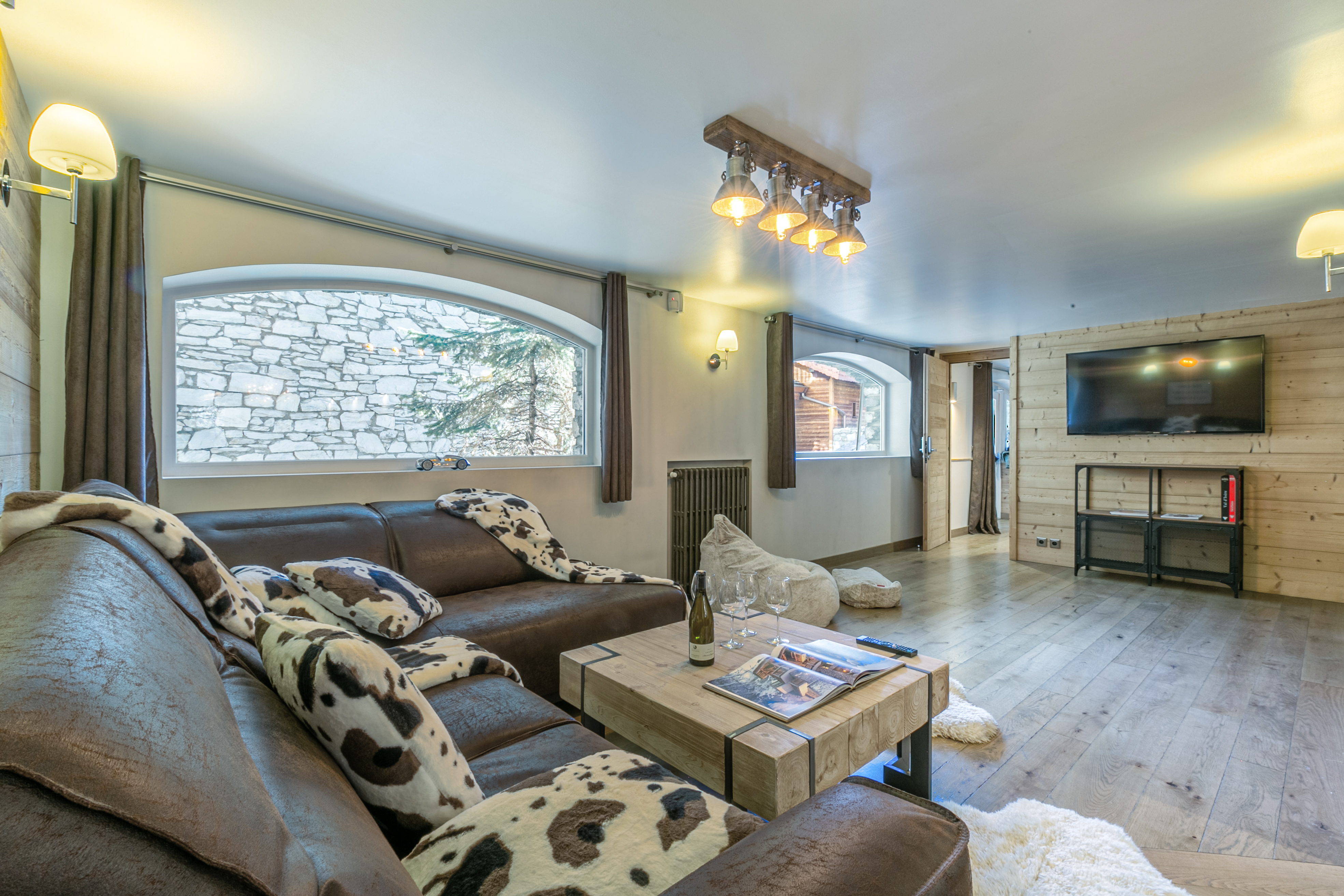 Val d 'Isere 7 rooms 180m2 center Jacuzzi station