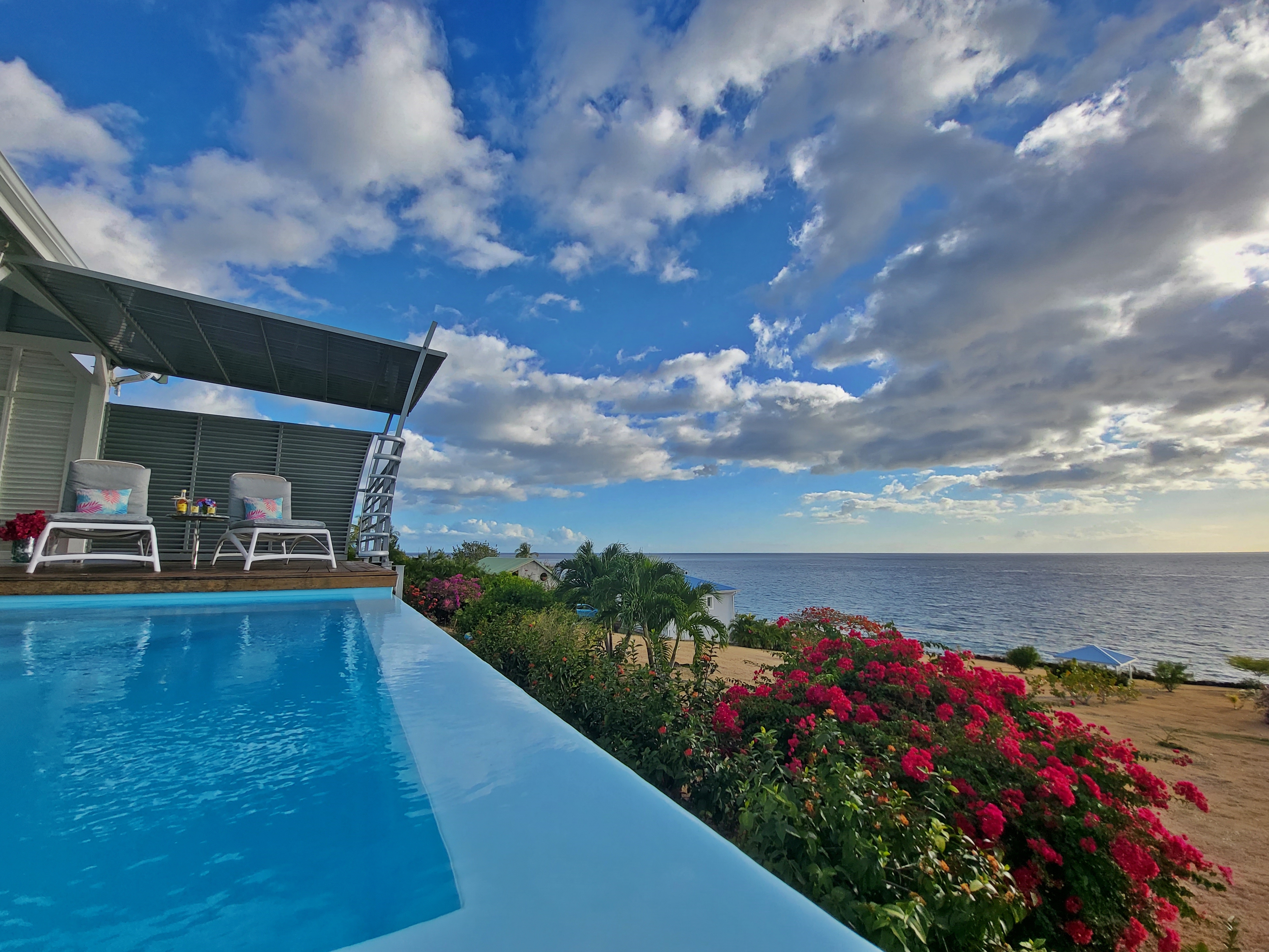 In front of the sea and access to the sea Villa Blue Haven 1