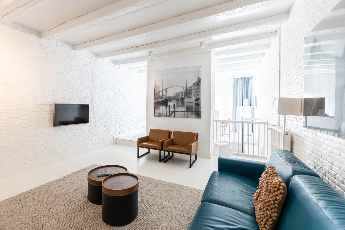 Canal View Two-Bedroom Apt at YAYS Salthouse Canal — Amsterdam stay