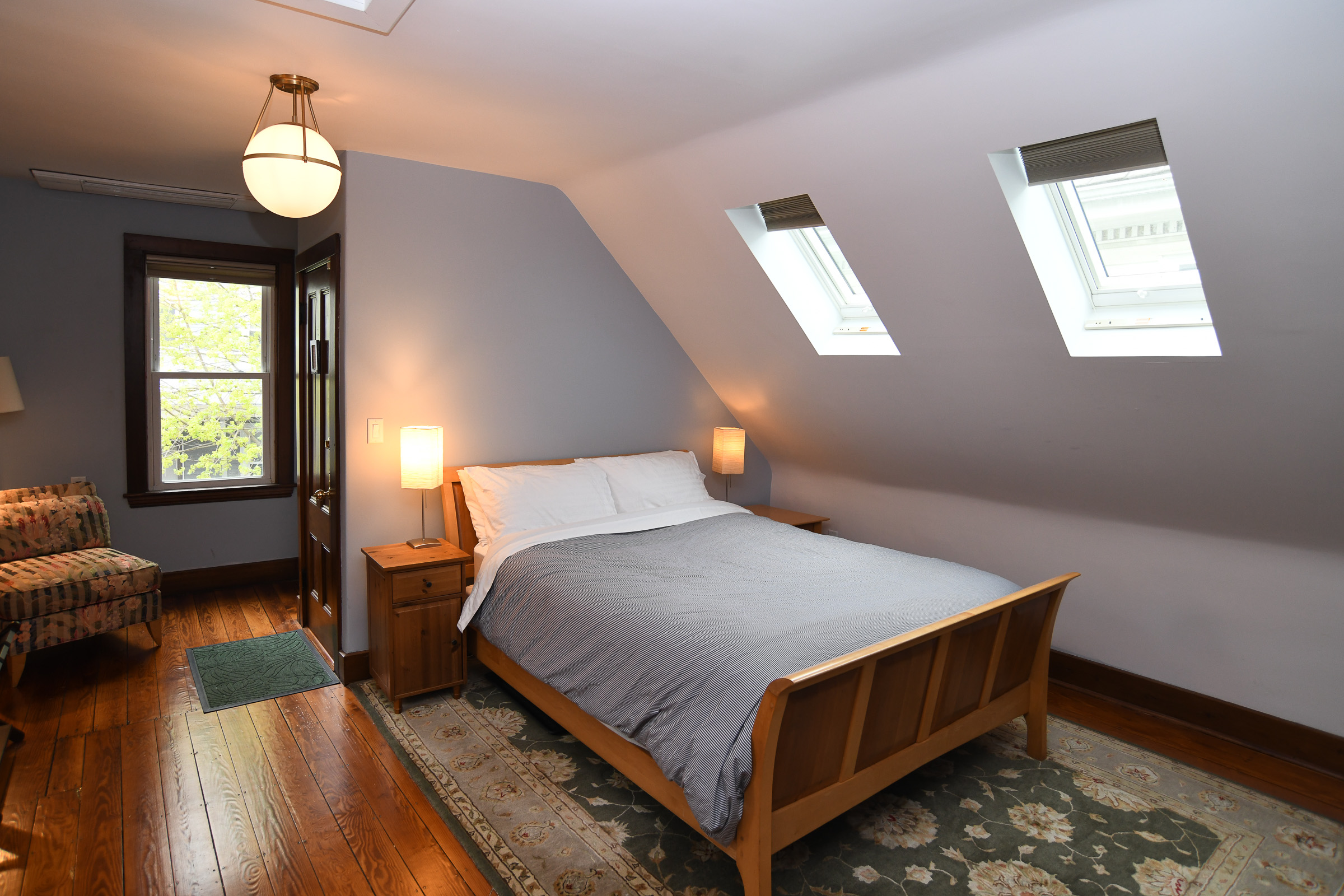 Skylit Suite in Musical home, easy access Boston