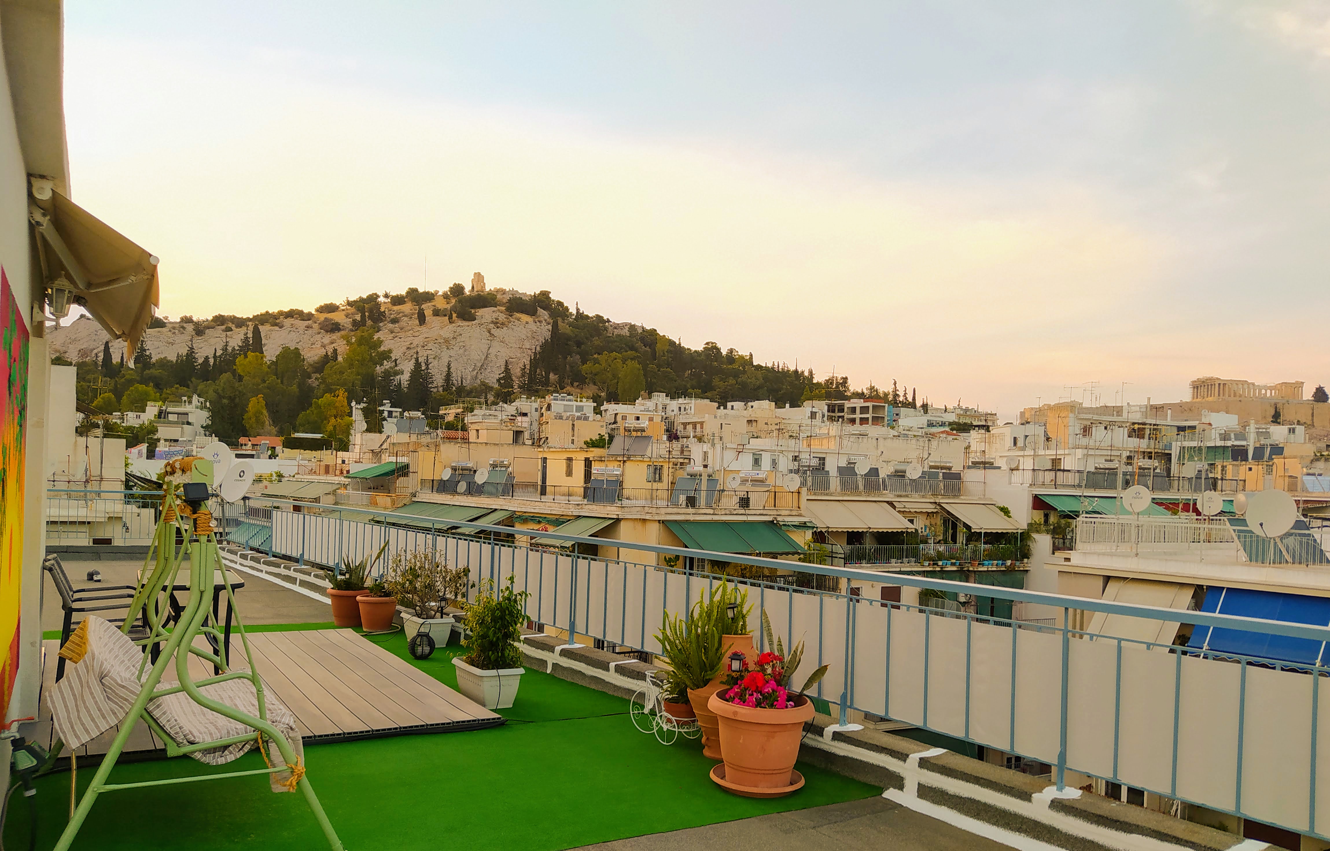 Rooftop studio, Acropolis view!