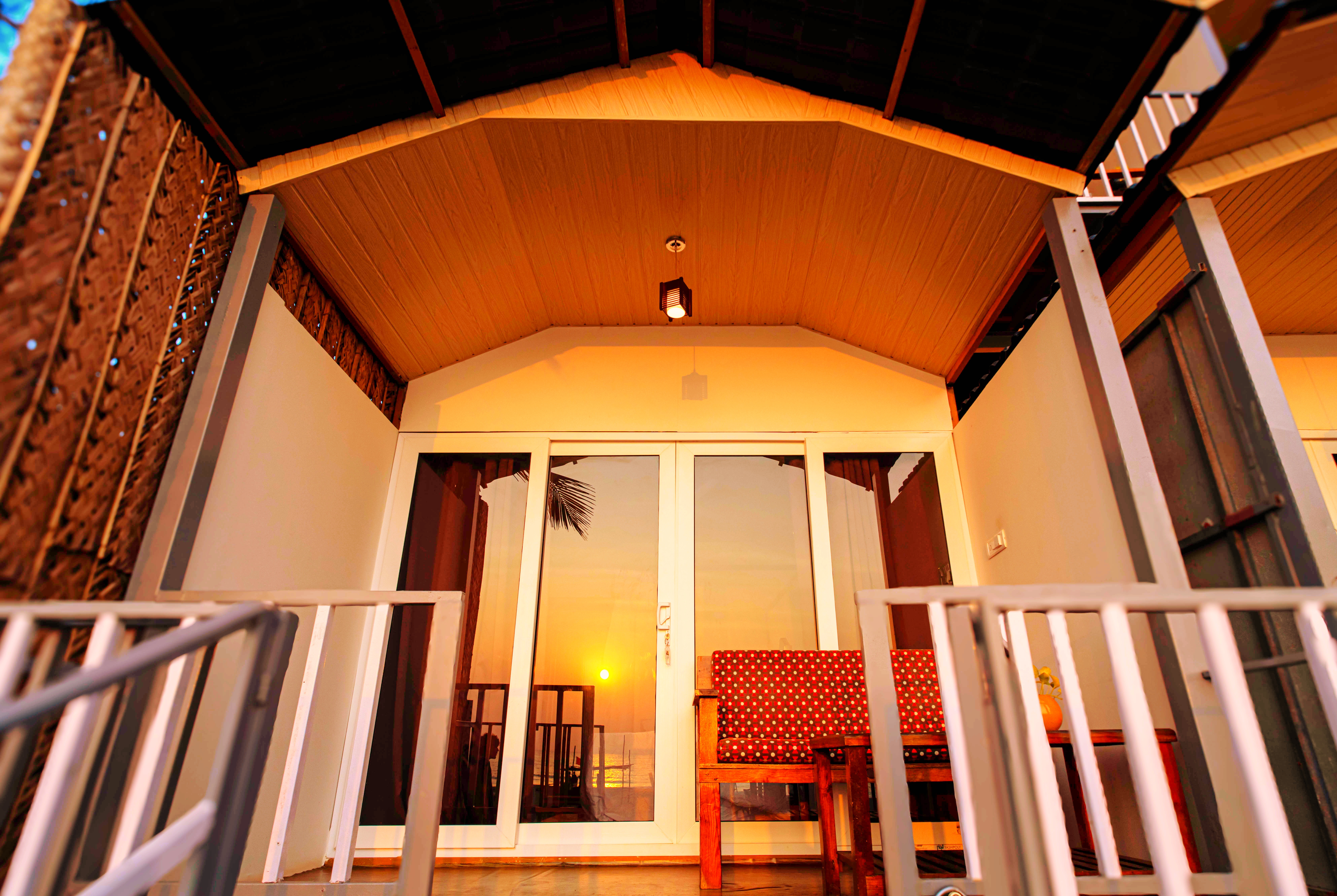 AC Sea Front Cottage on the Beach