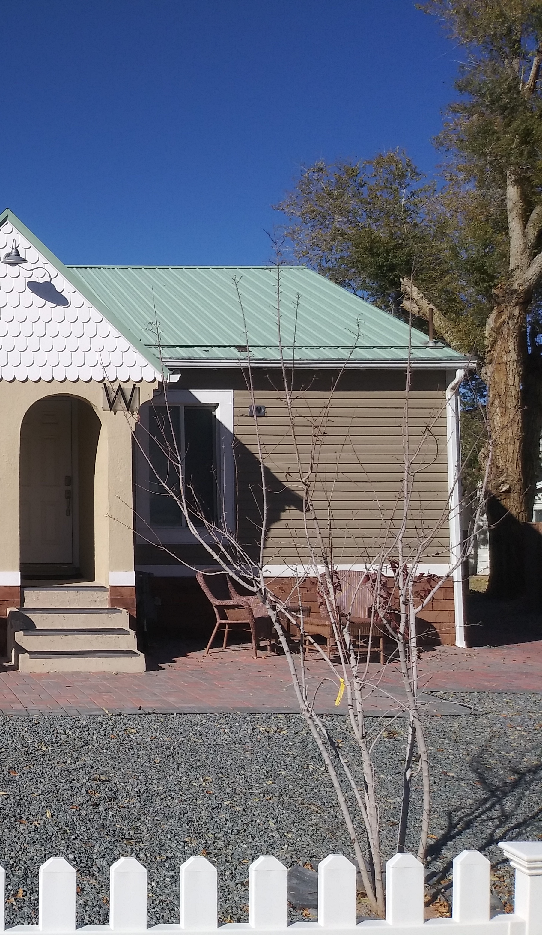 Personal Cottage.
Historic district.