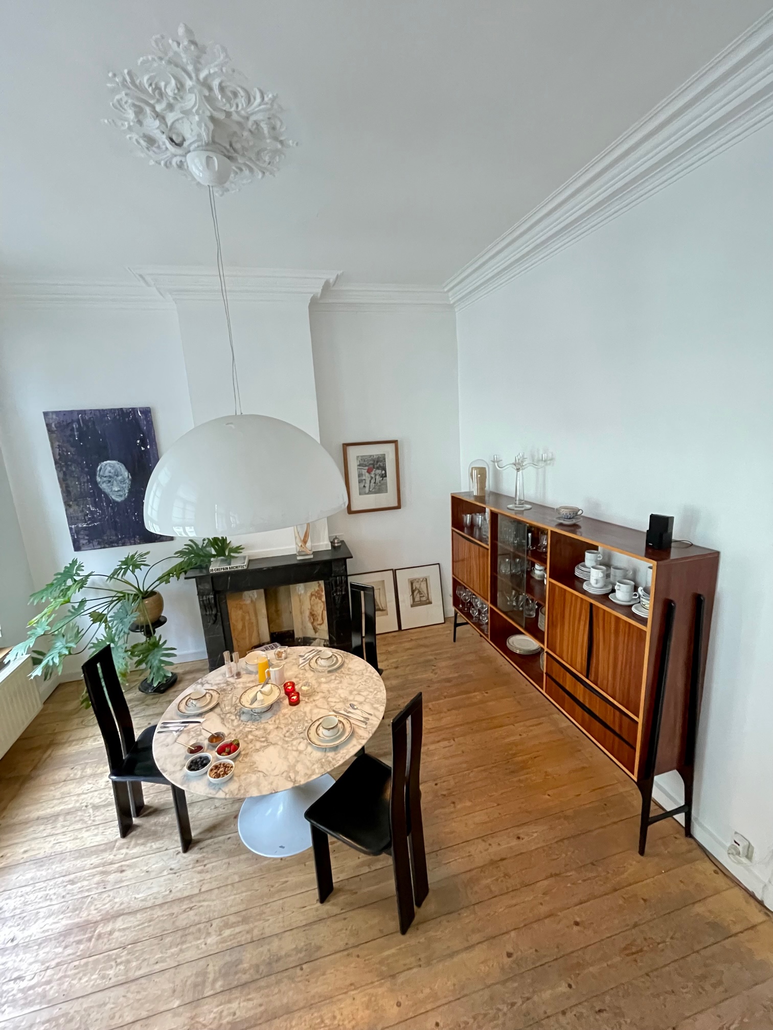 Stijlvol en ruim appartement met privé parking in Stuivenberg, Antwerp