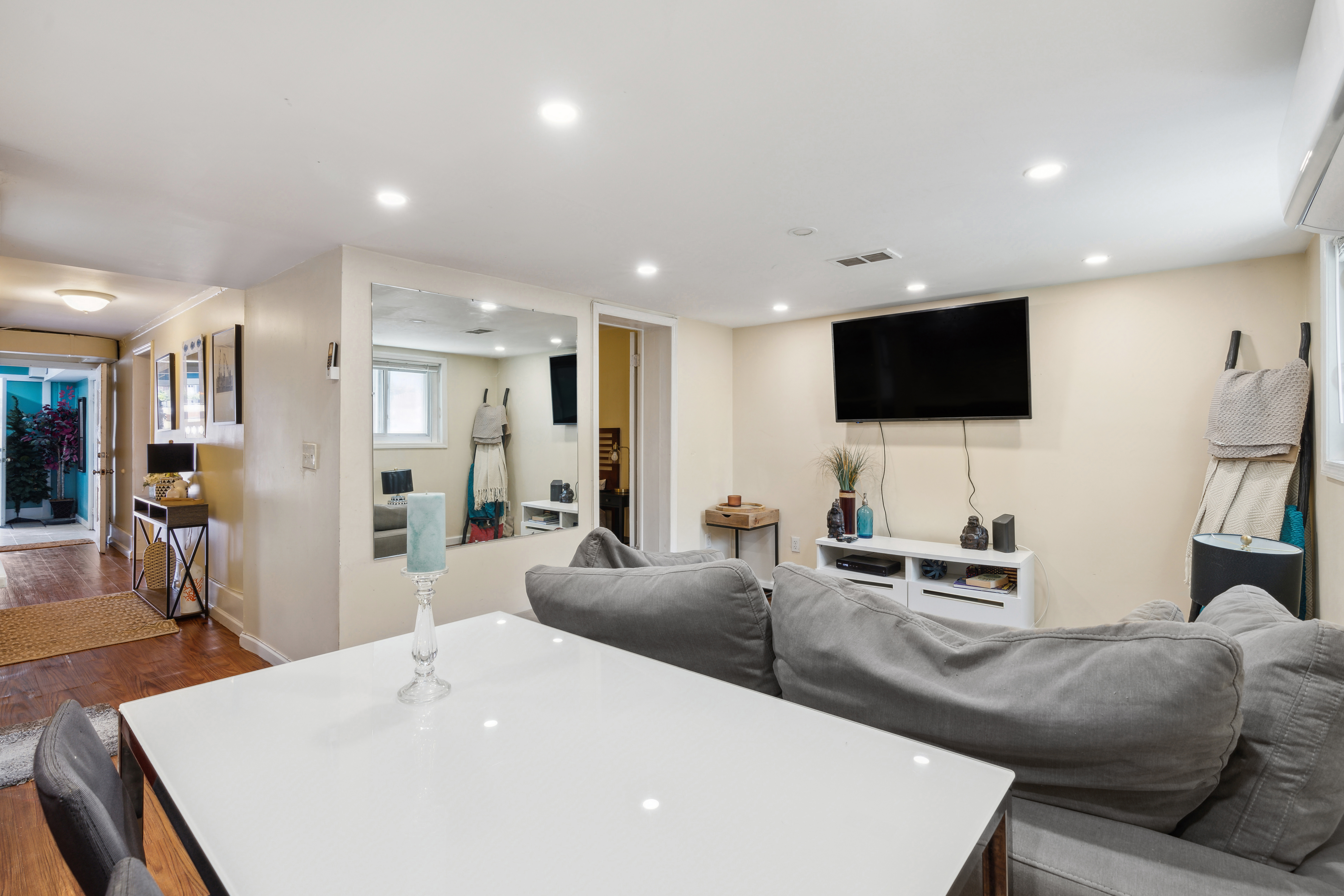 Modern Apt with Parking & Garden, 30 Min from NYC in Ward A (councilmember Denise Ridley), Jersey City