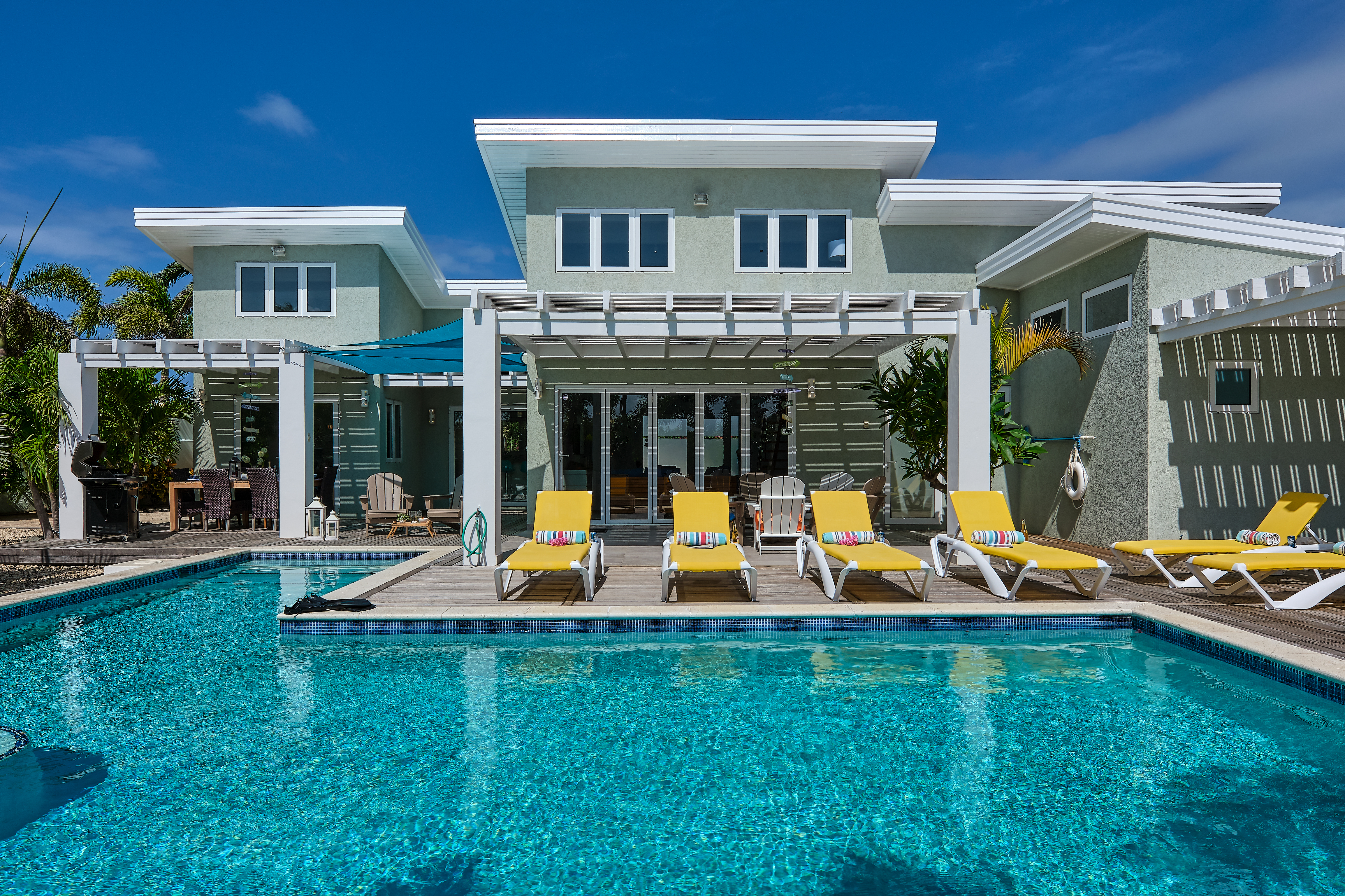 Malmok Beach Break Villa