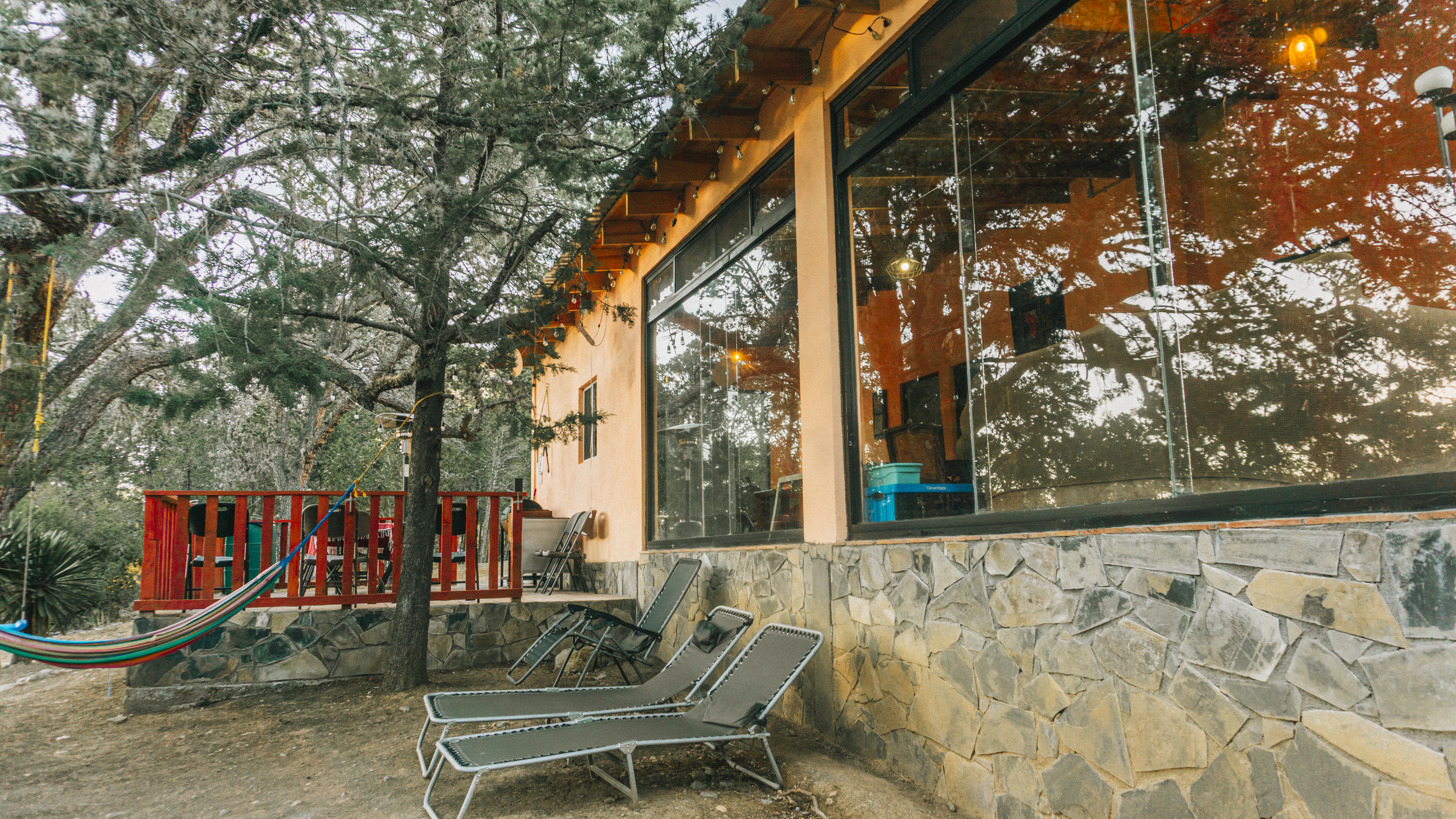 Panoramic cabin with WIFI, close to Monterreal.
