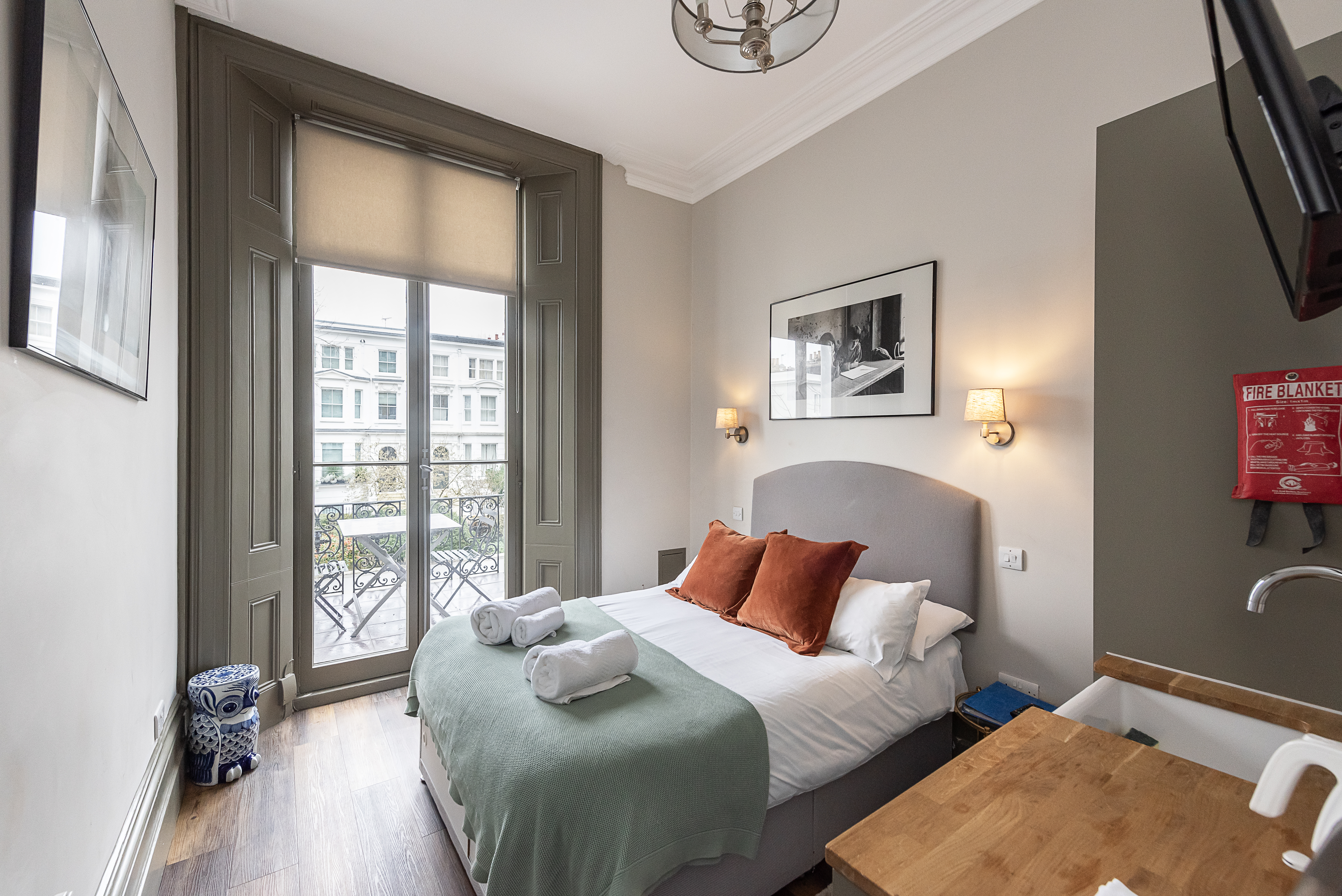 Irresistible Kensington Studio
