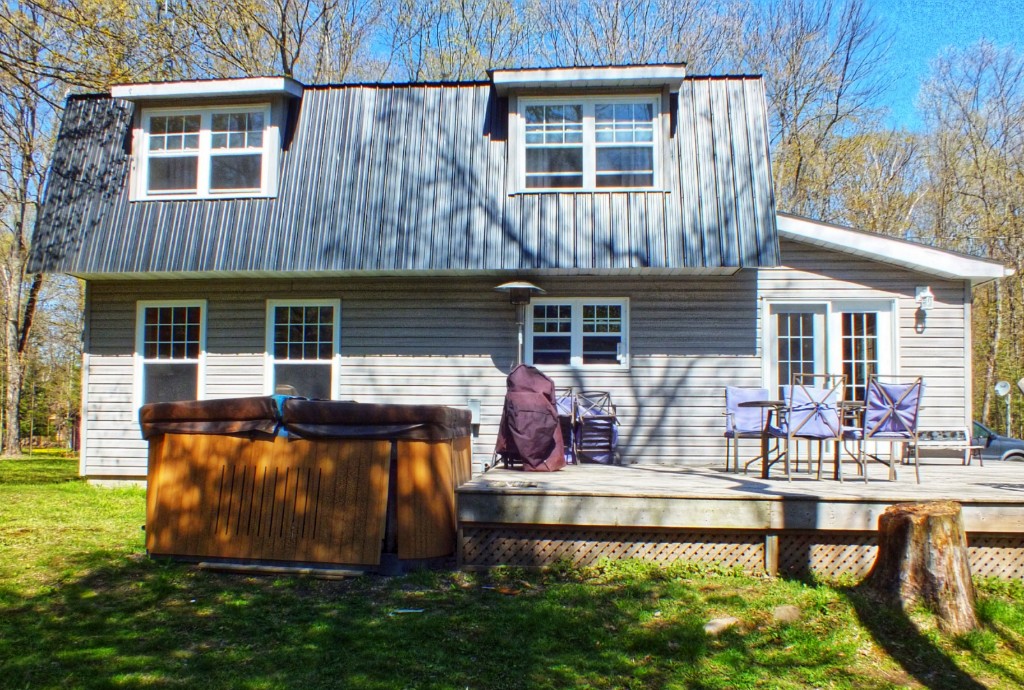 Eagle Lake River House Houses for Rent in Eagle Lake, Ontario, Canada