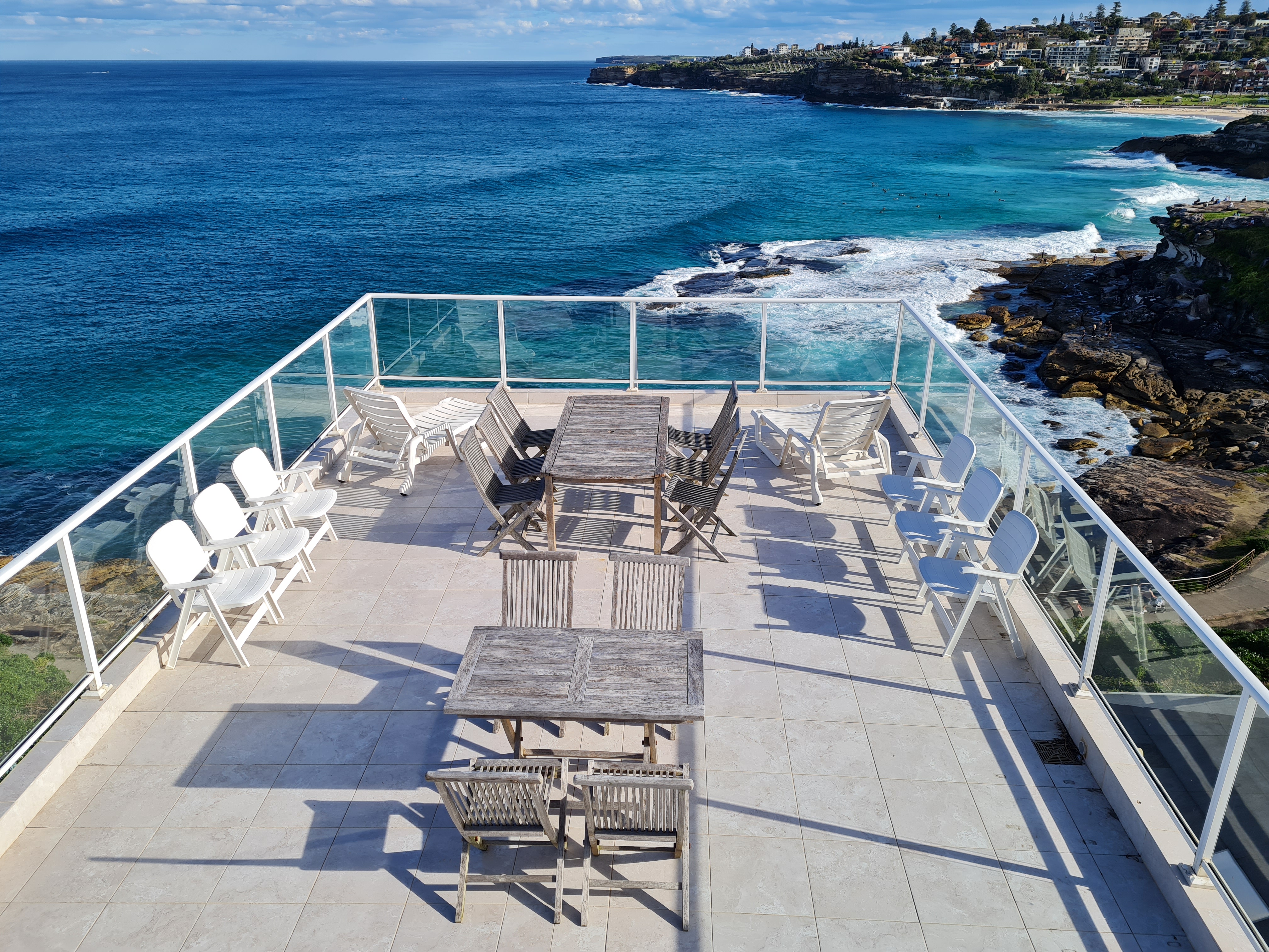 Superb 3-bedroom penthouse on the seafront. in Waverley, Sydney