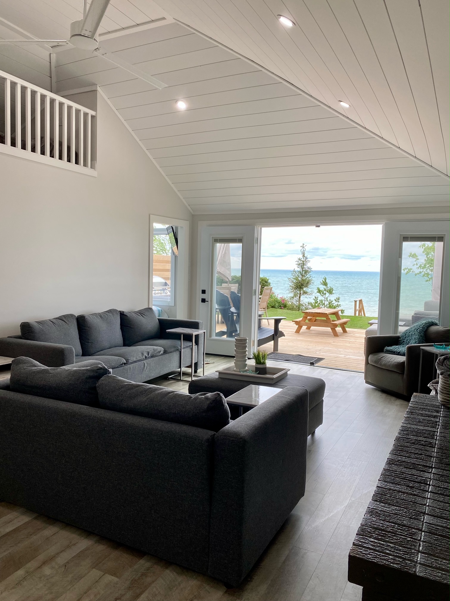 Lakefront Cottage with Private Beach Cottages for Rent in Dashwood