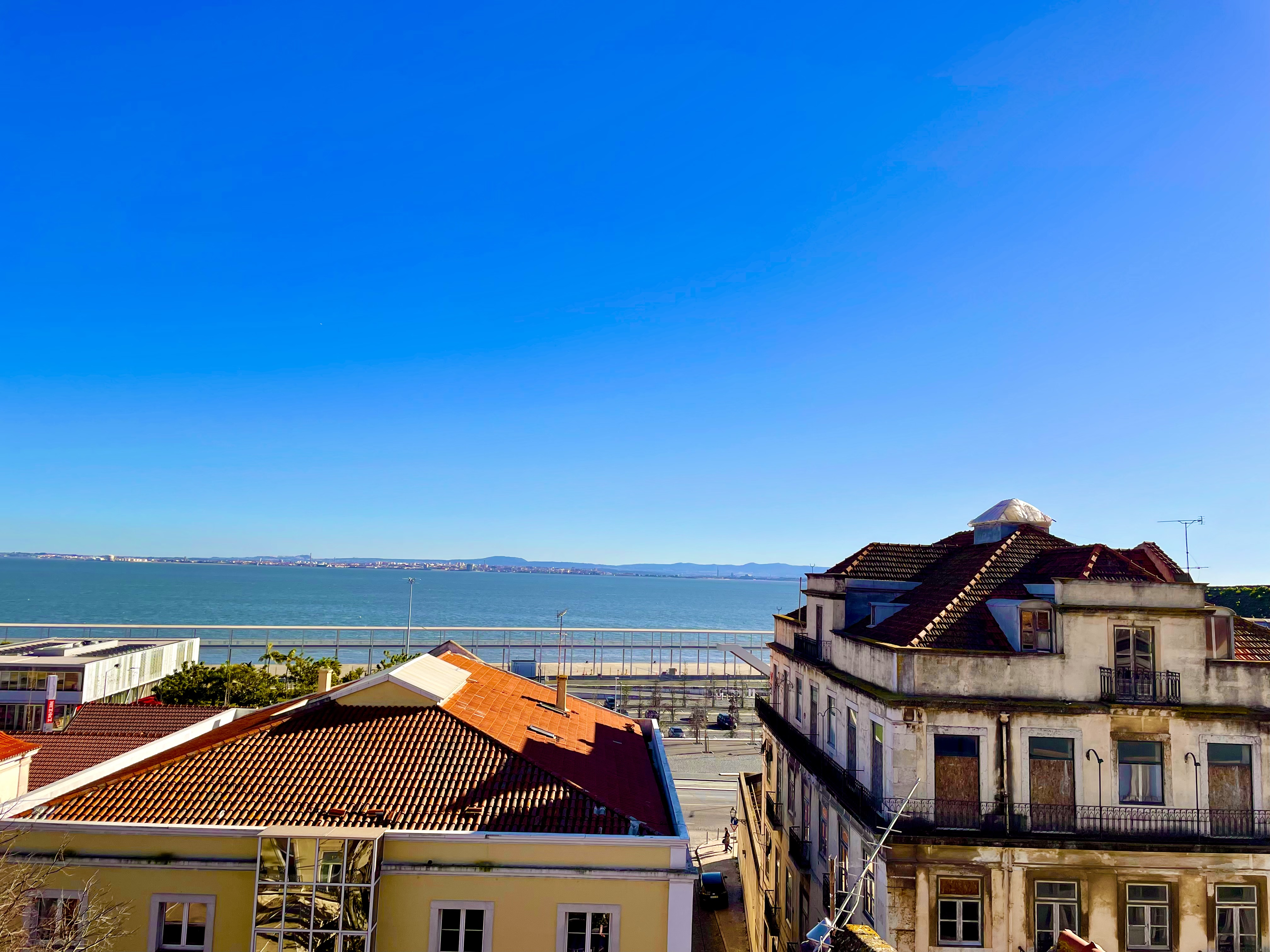 Authentic Alfama Apartment with River Views