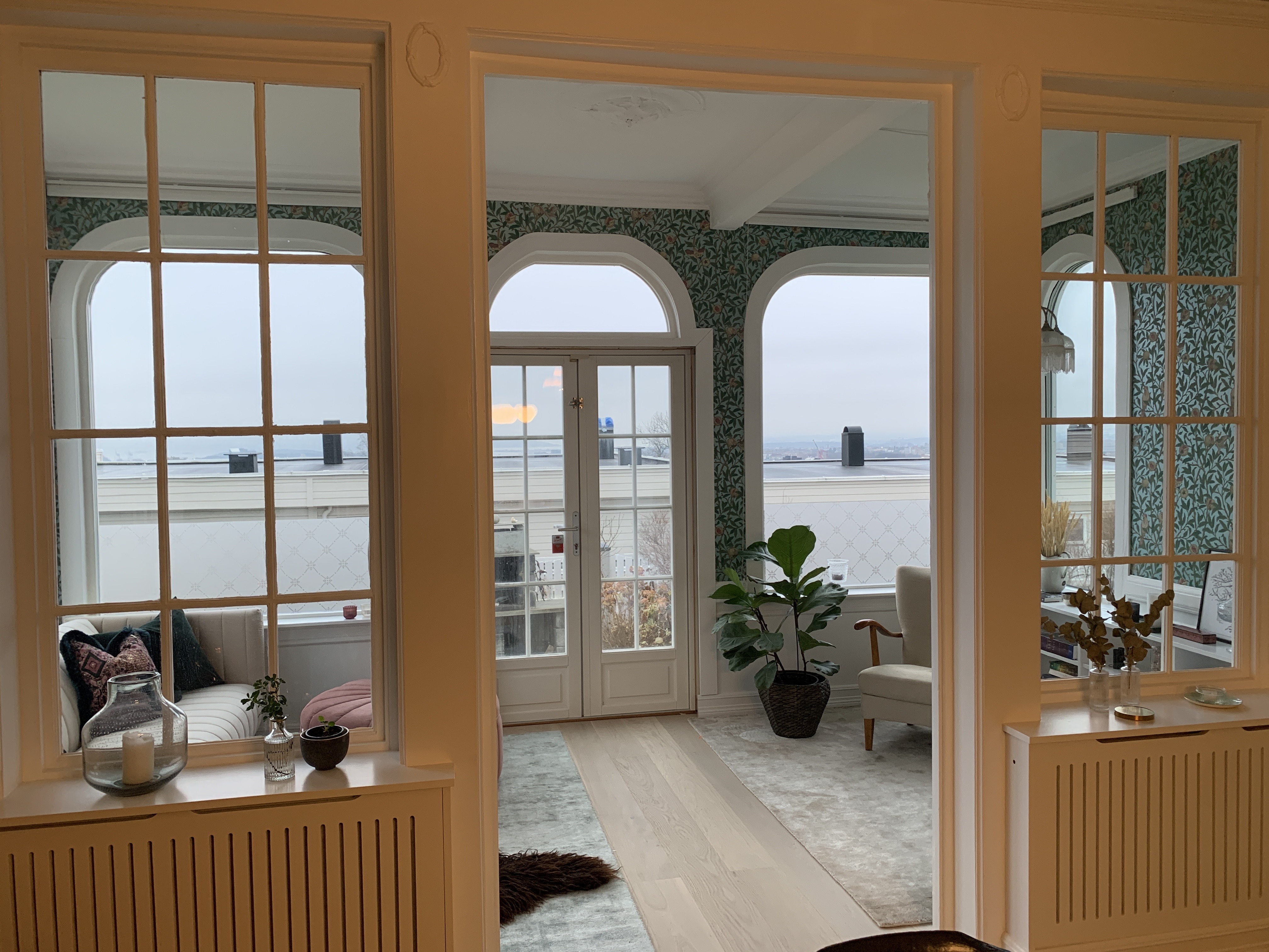 Family-friendly , central and idyllic apartment.
