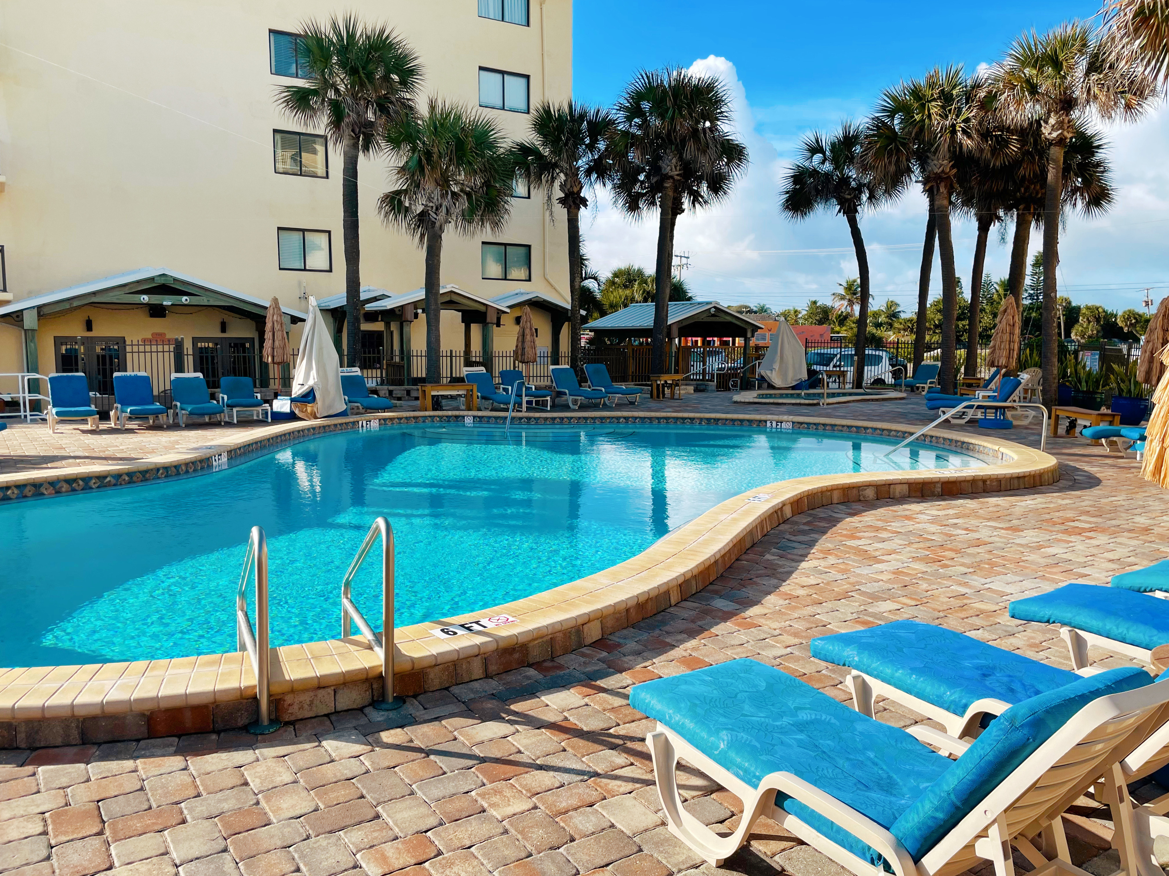 Oceanfront 2 Bed/2 Bath Vacation Condo (Sat.-Sat.)
