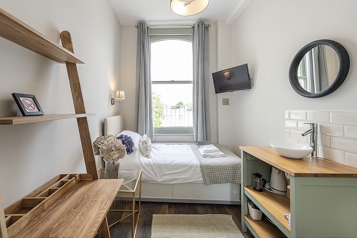 Picturesque Kensington Studio