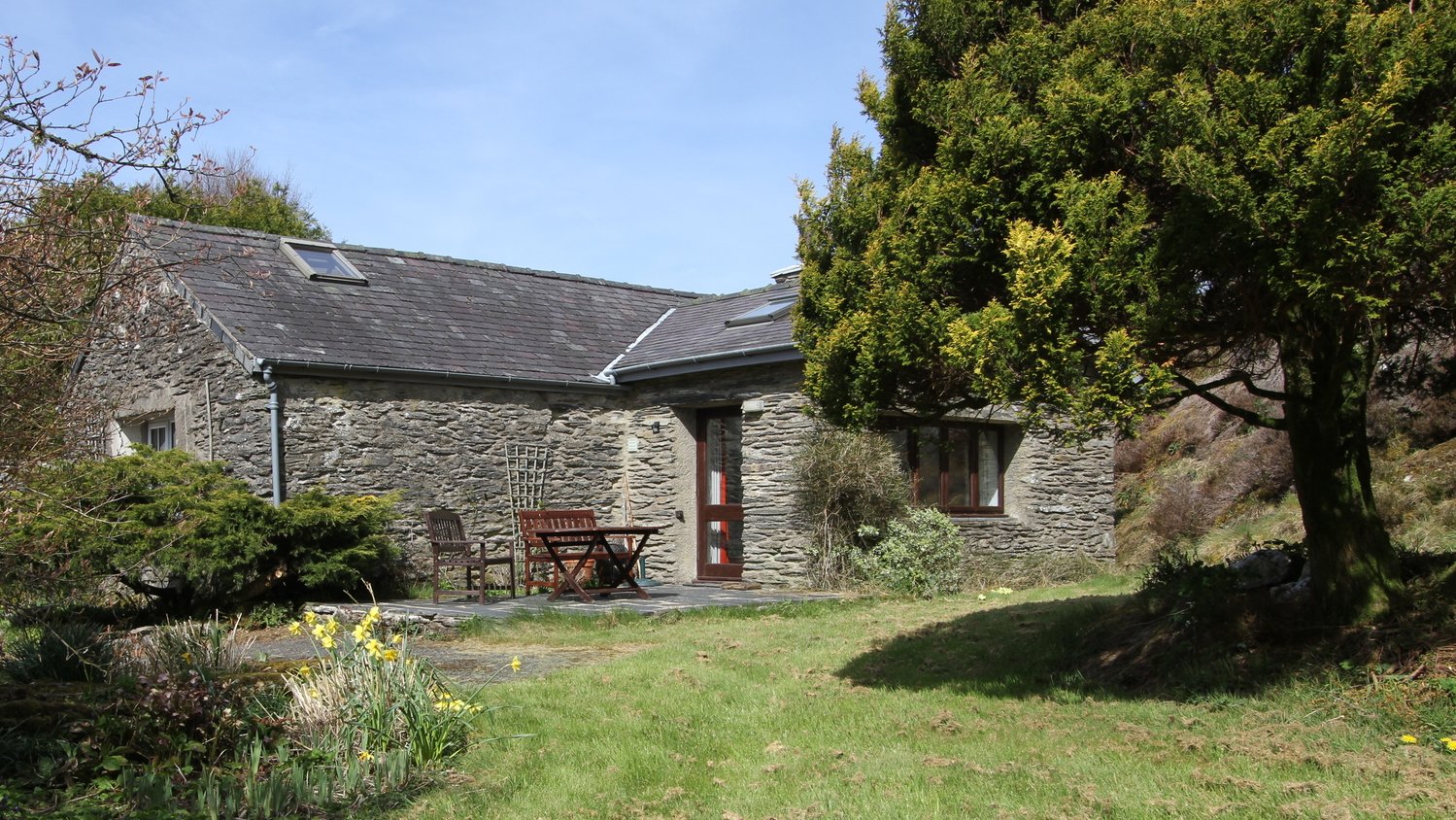 Rhiw Goch Cottage set in breath-taking gardens