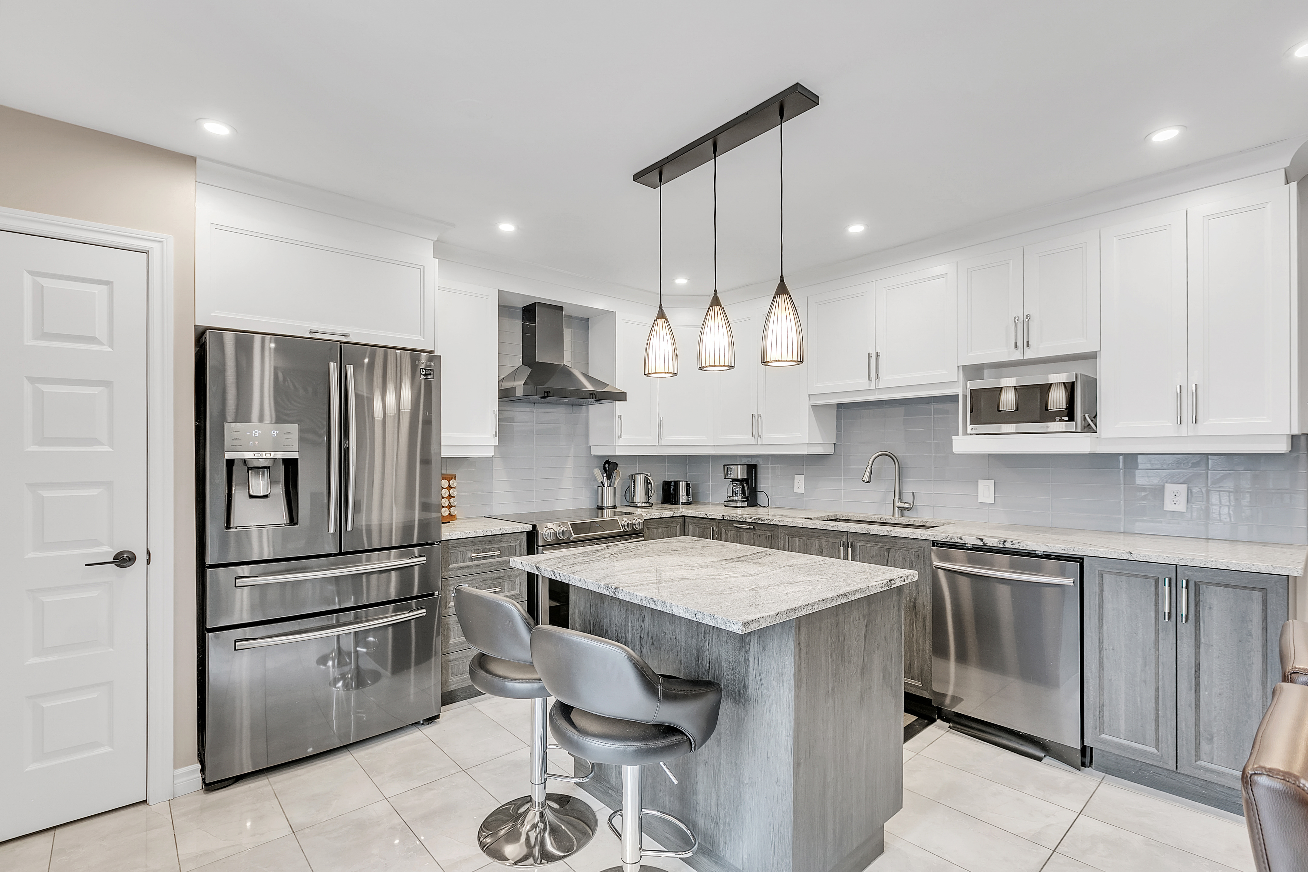 Bright & Modern 3BRs/2WC • Paronamic Olympic Views