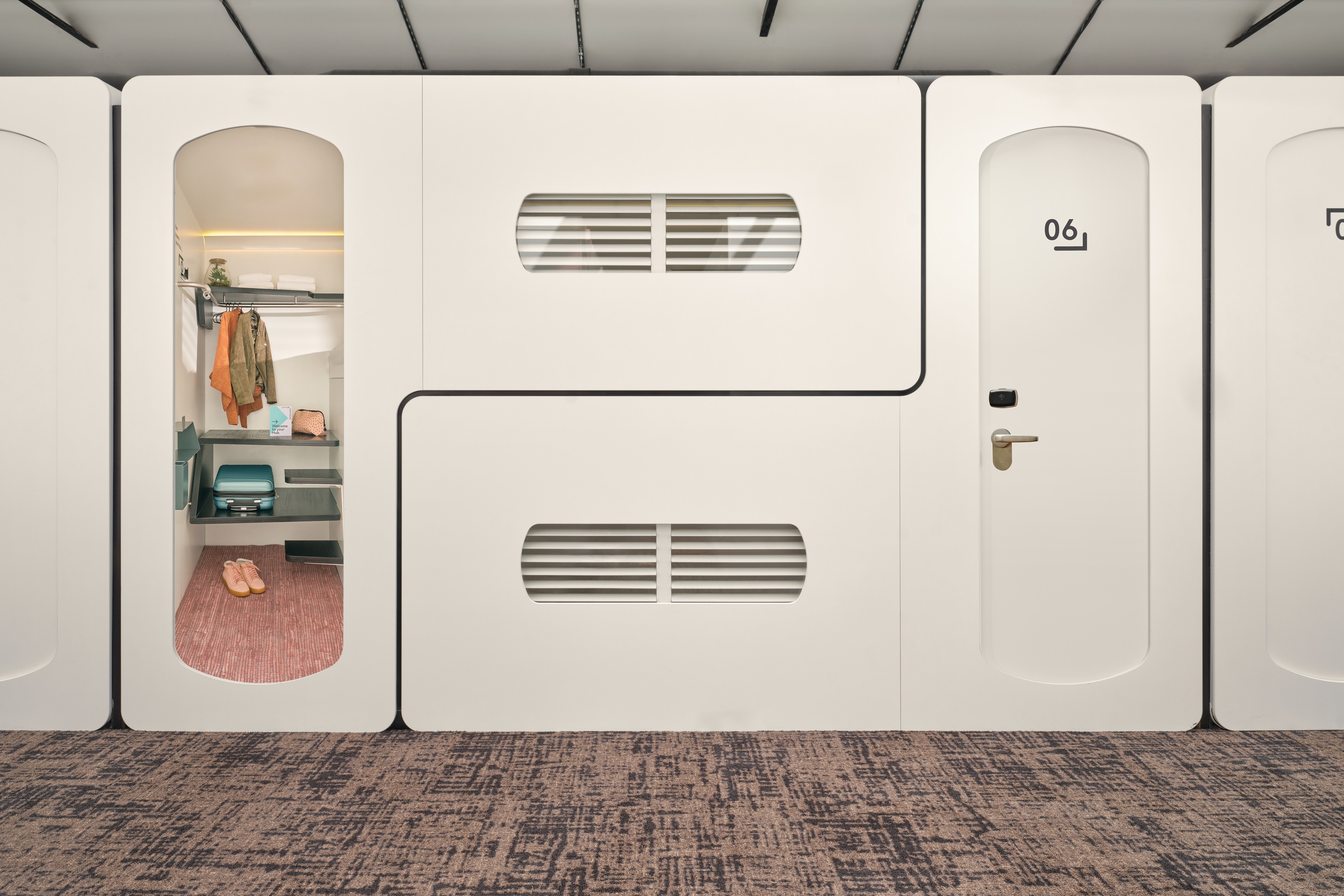 Sleep in a Hub!