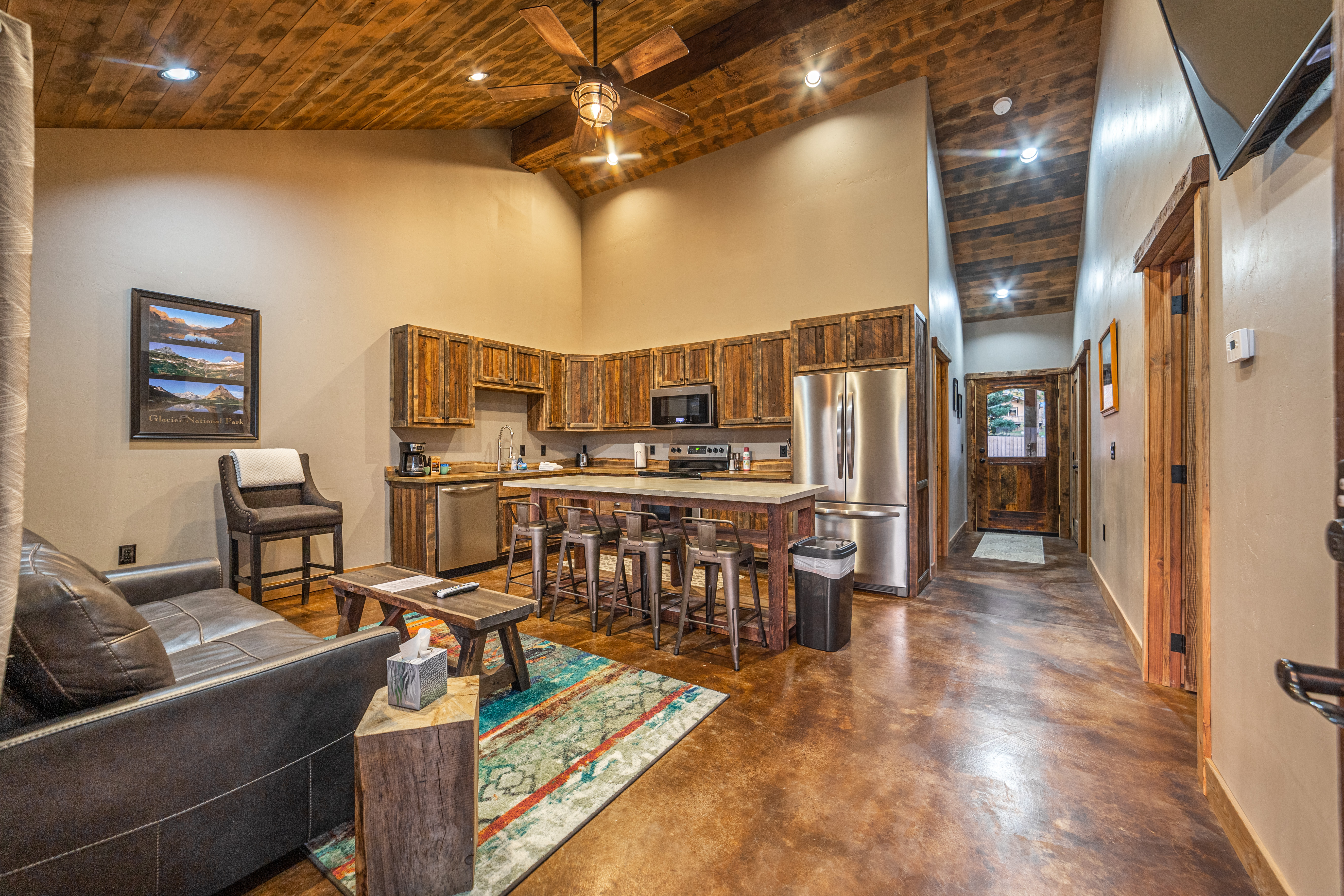 Rustic Condos/ Building 338- Unit #4- 7 MI TO GNP