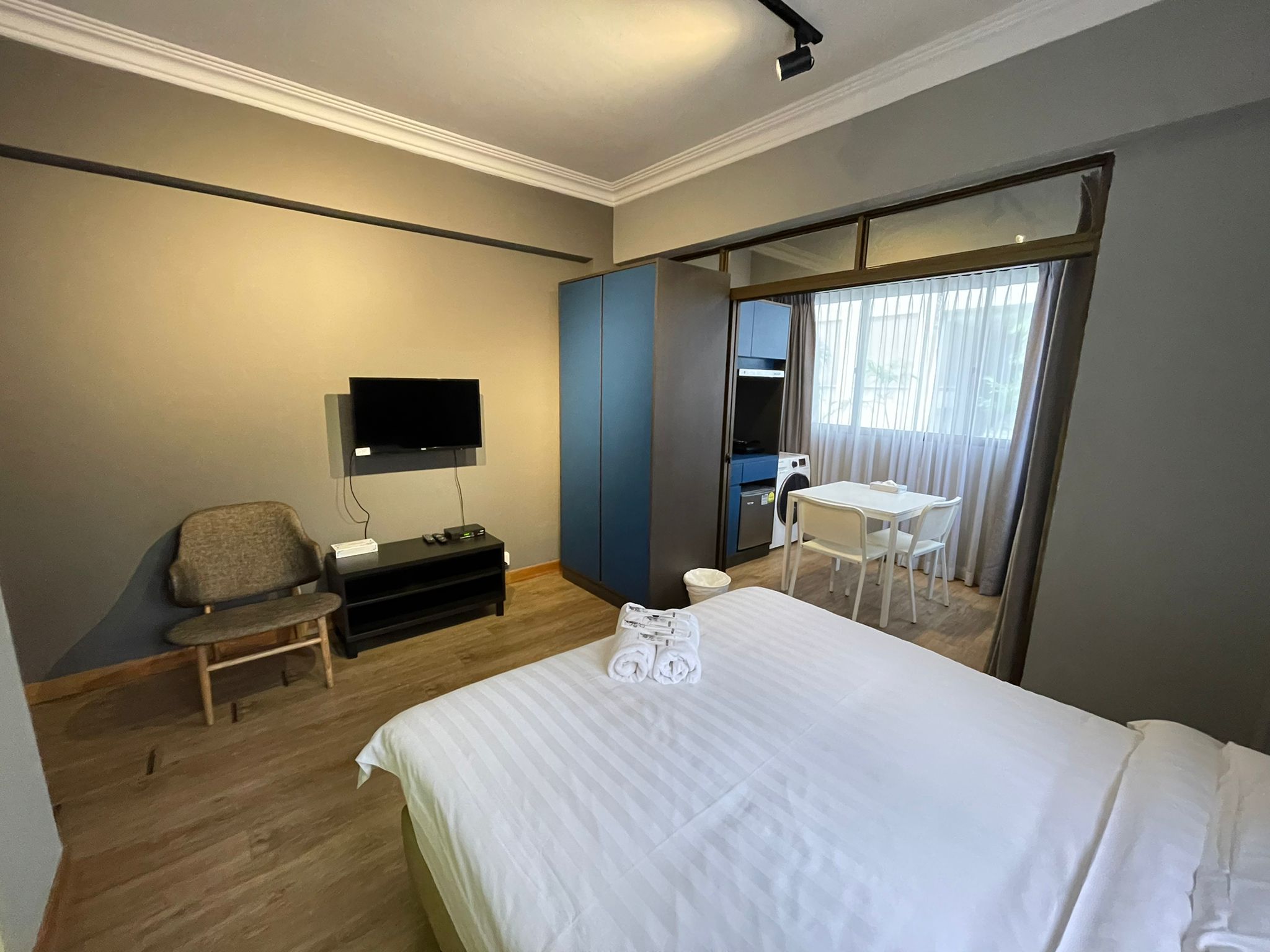 Comfy Premium Studio 3 mins to MRT (300 sqft)