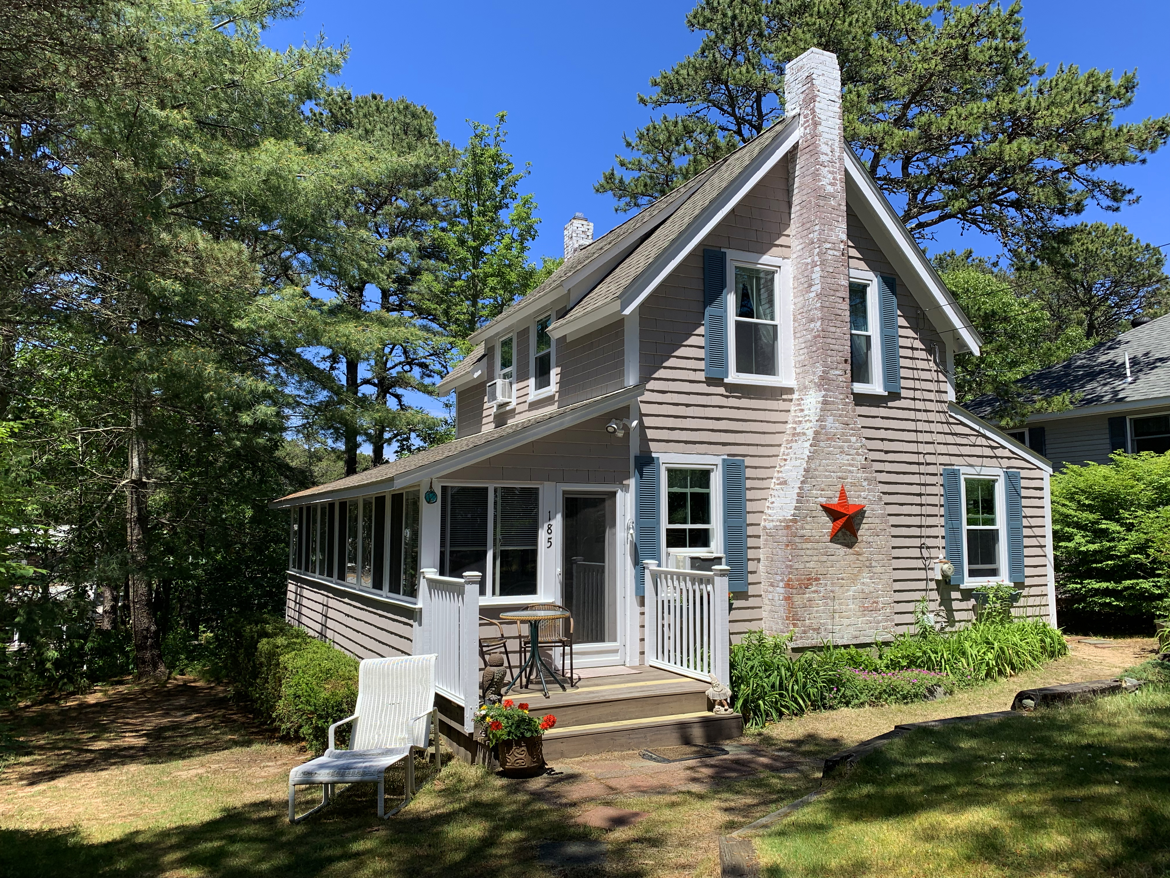 Bountiful Cottage; pathway to beach