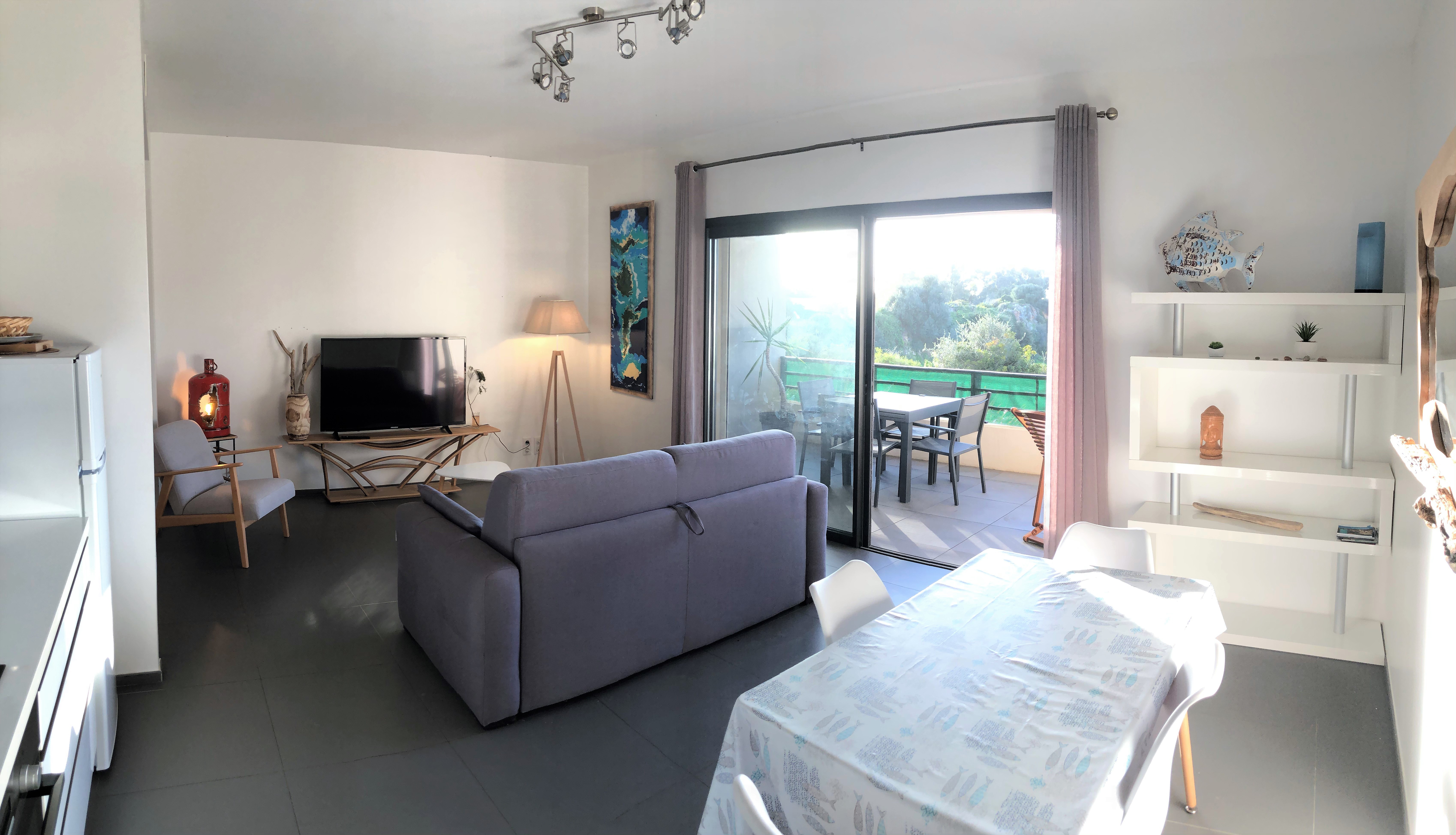 Apartment T2, sea view 200 m from the beach