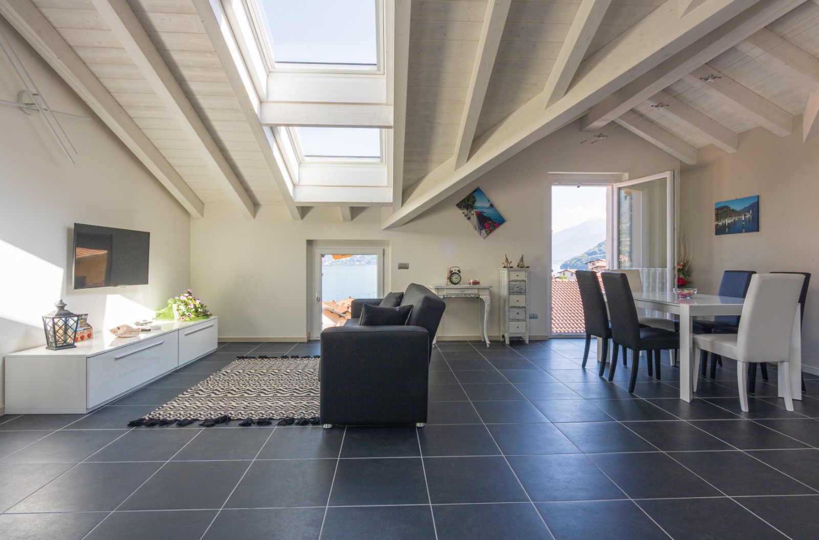 STAR APARTMENT - BRIGHT ATTIC LAKE VIEW