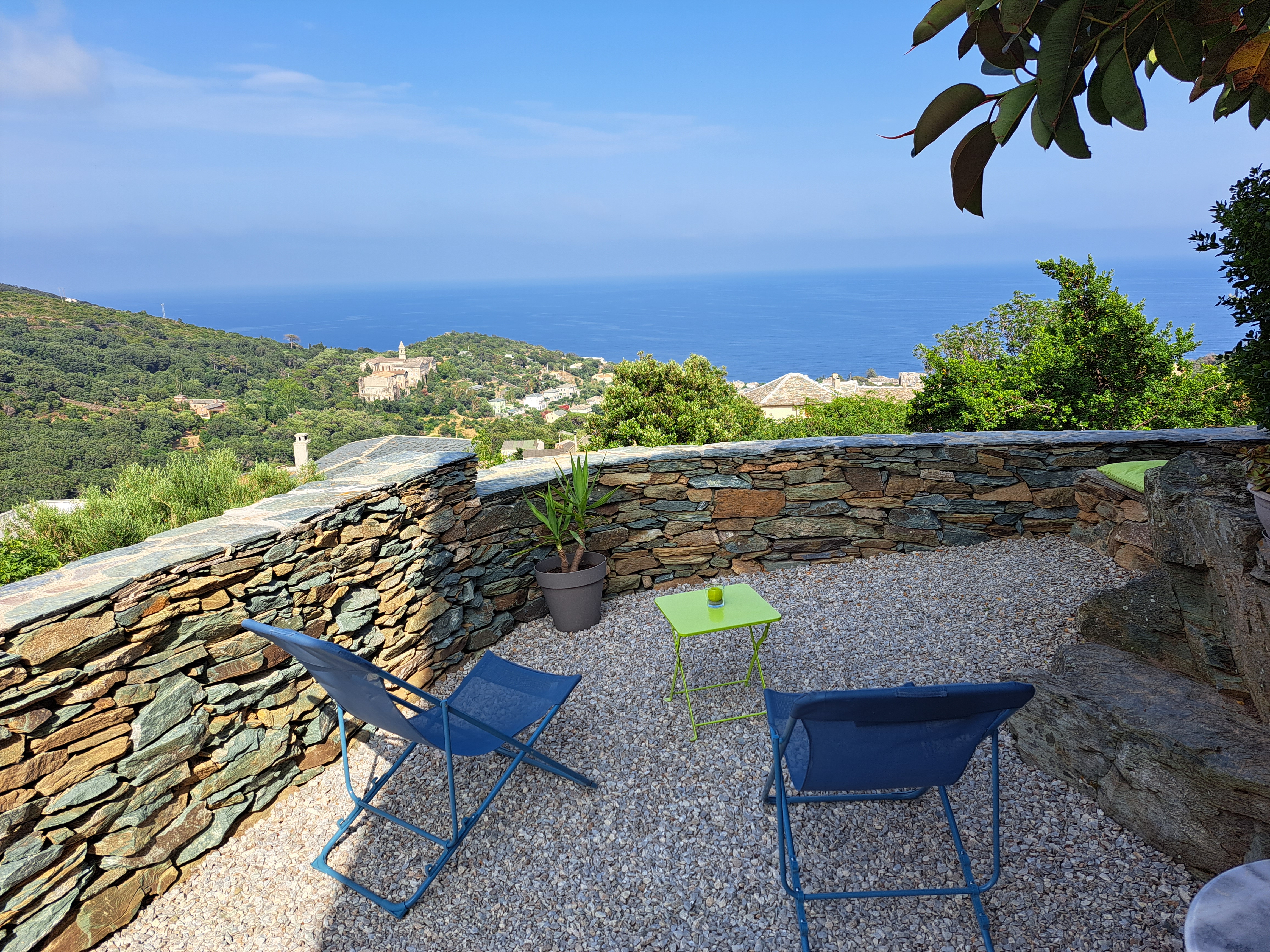 Atypical and comfortable studio 4 people sea view
