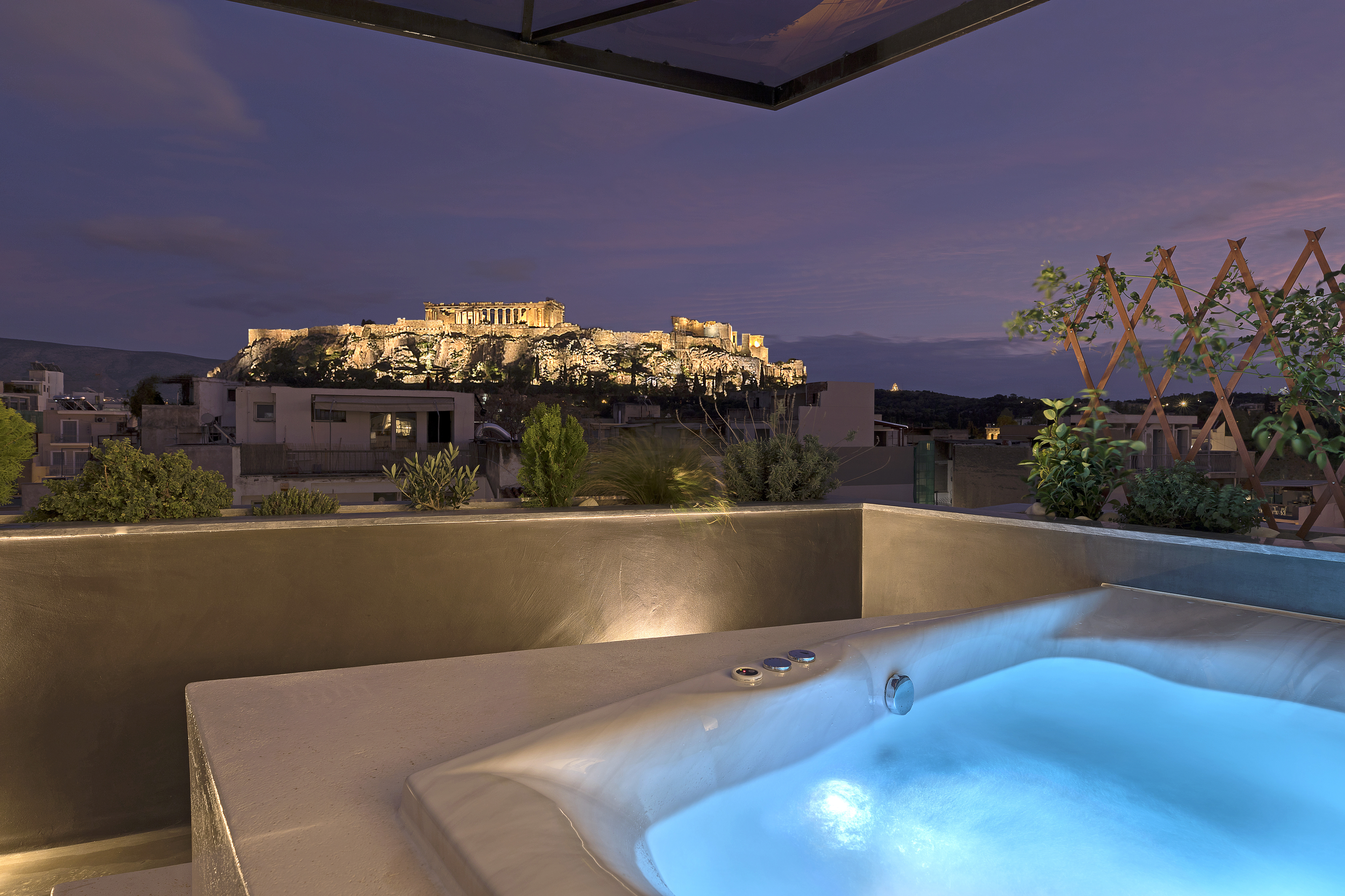 Acropolis View Jacuzzi Apartment-Athenian Lofts
