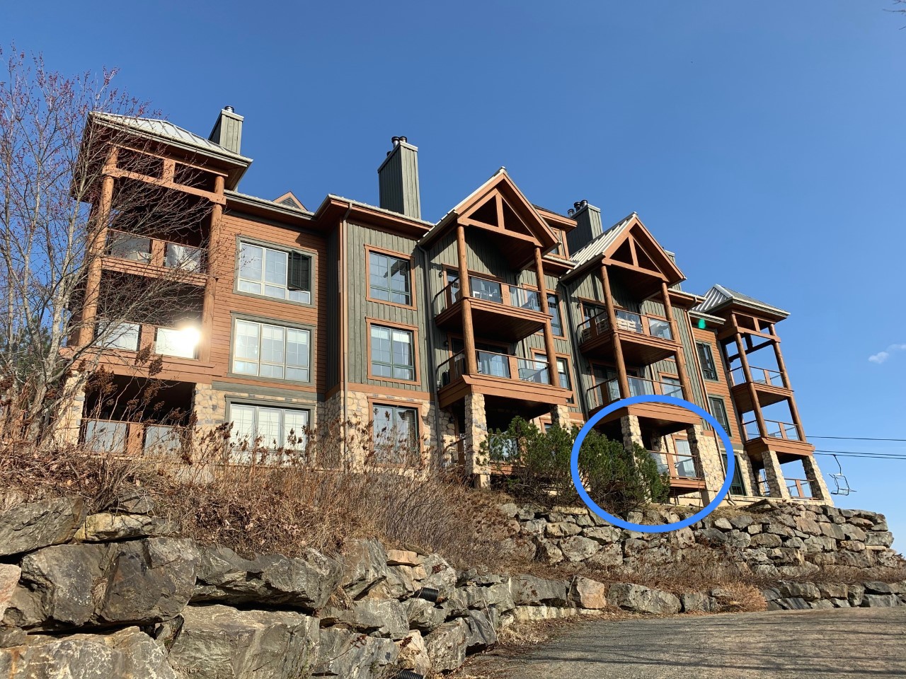 Tremblant Équinoxe skiin, skiout/piscinespaété Condos à louer à MontTremblant, Québec