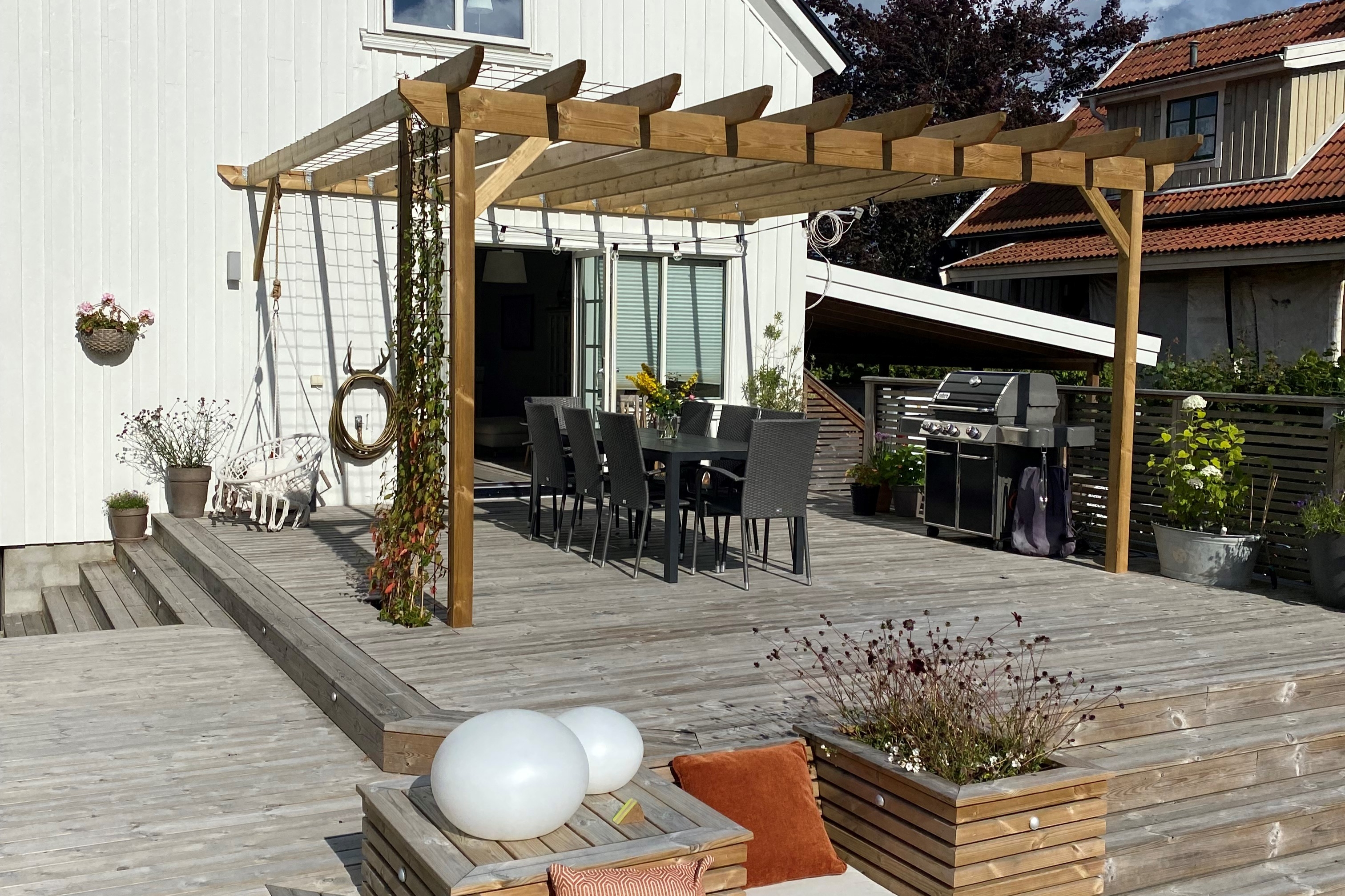 Cozy villa with heated pool and large terrace!