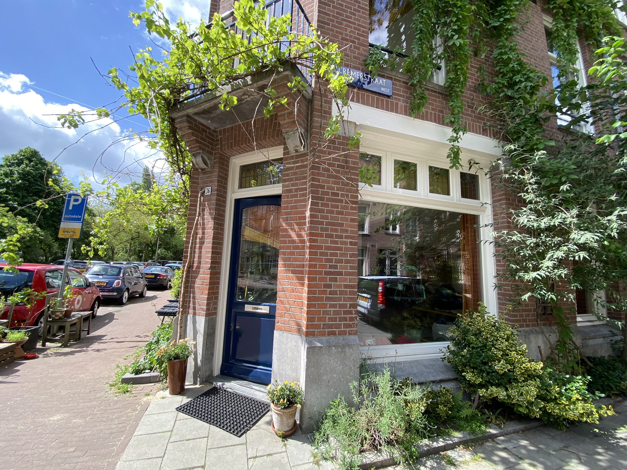 Sunny ground floor family apartment — Amsterdam stay