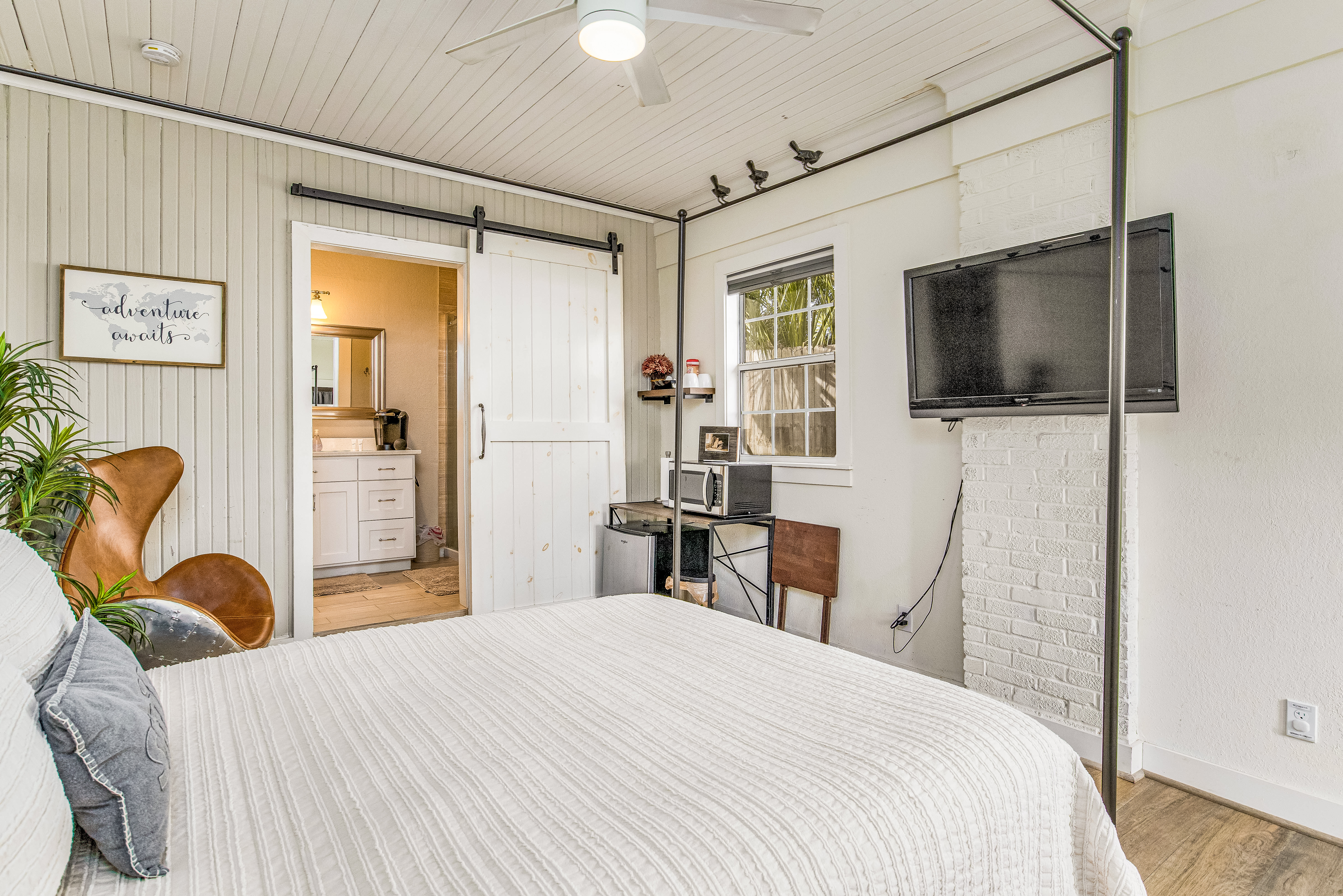 🌟Cozy guest suite minutes from Pensacola Beach!