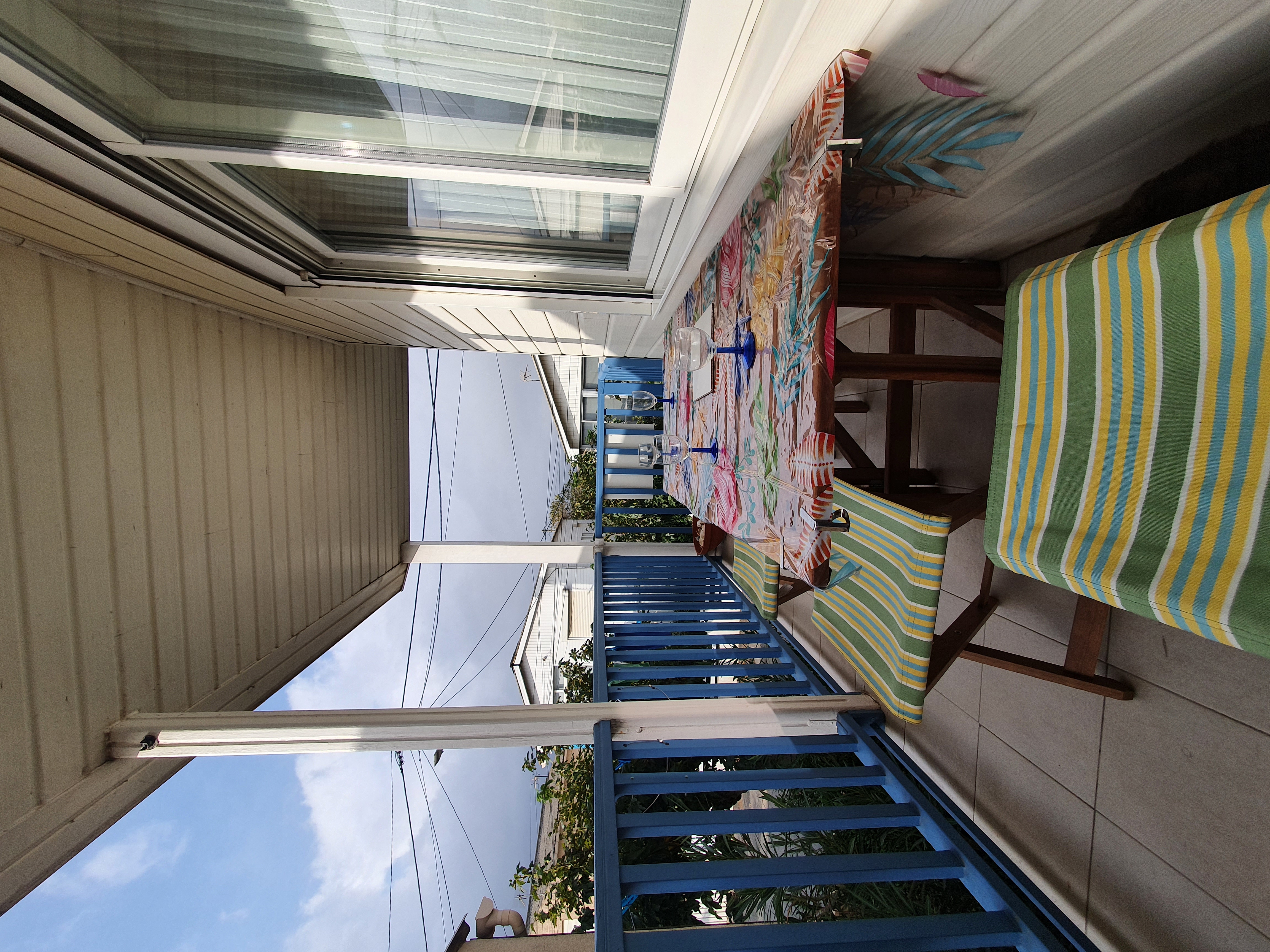 Air-conditioned T4 apartment in chalet, 250m beach