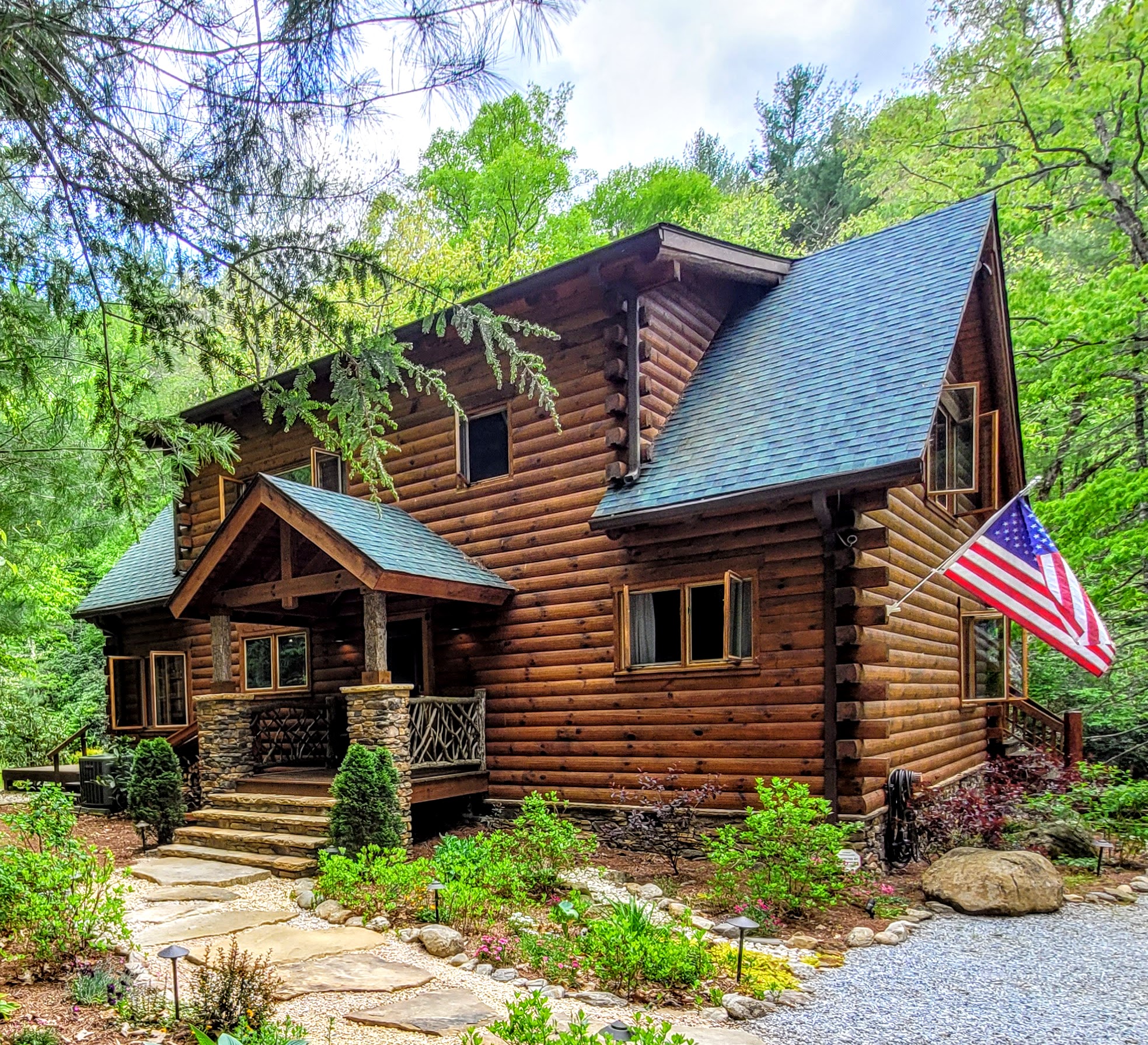 Whitewater Mountain Log Cabin Cabins for Rent in Highlands, North