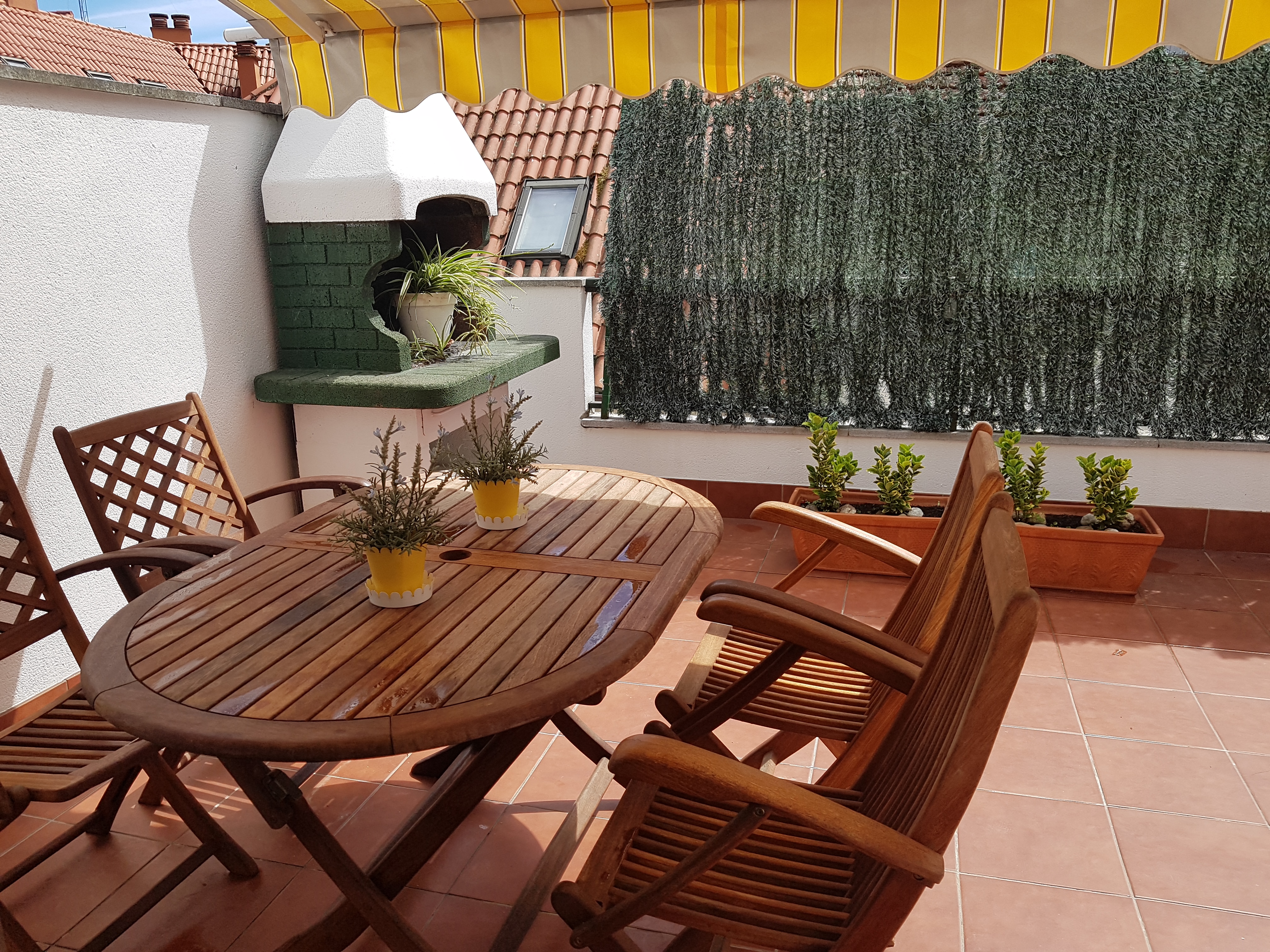 Downtown. Terrace. Private garage. Playas.