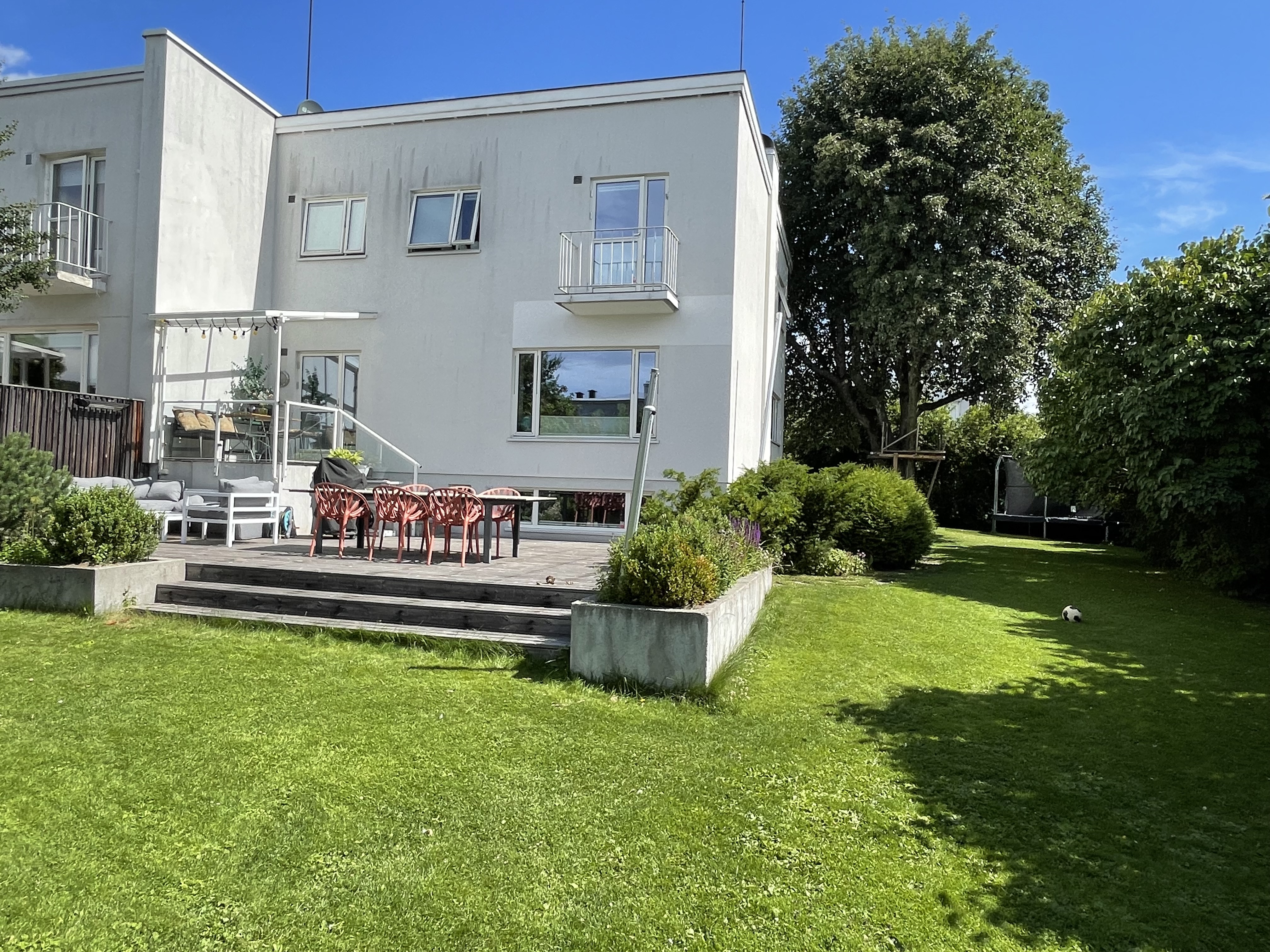 Central house in Oslo with garden in unique street in Nordre Aker, Oslo