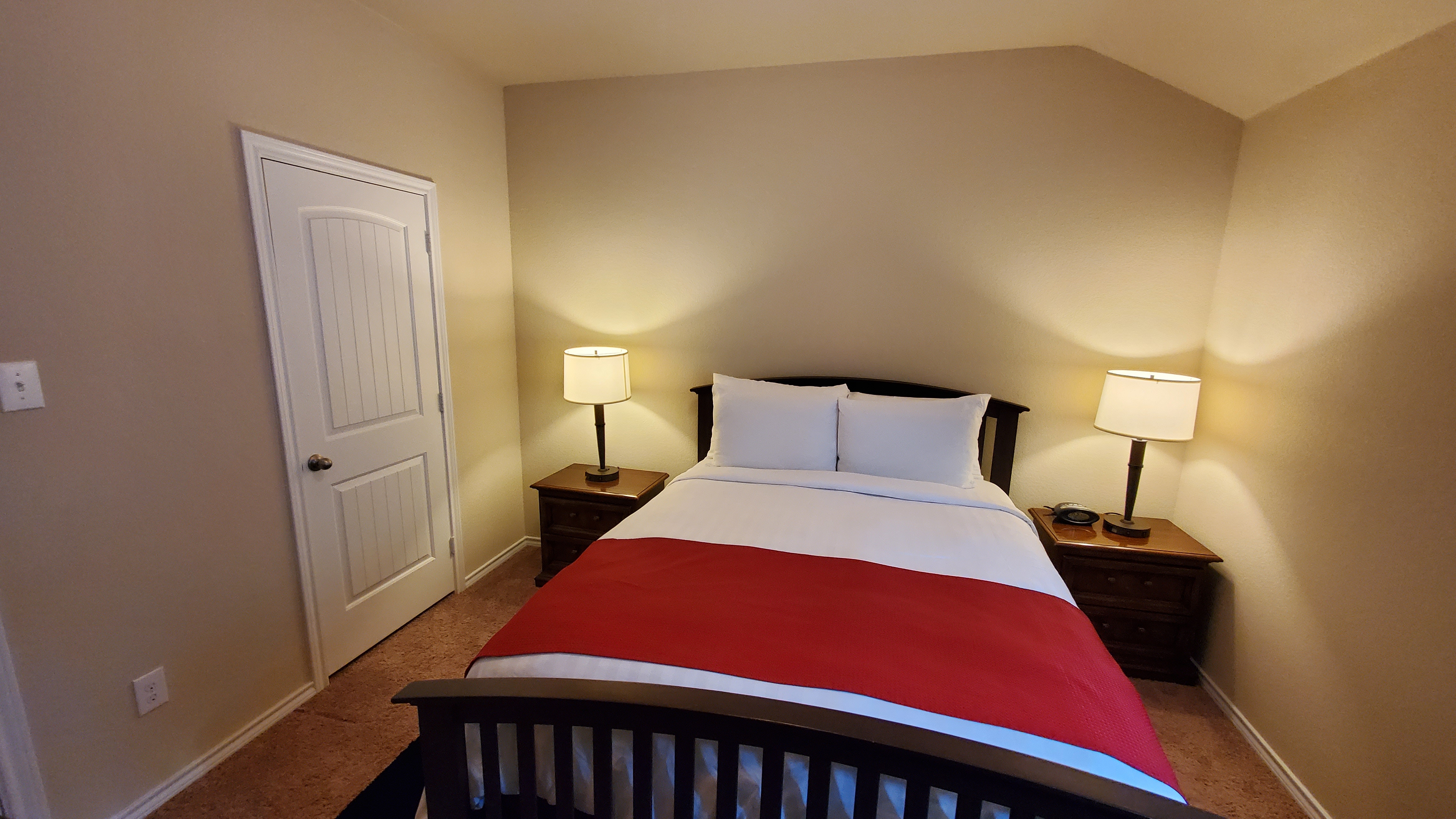 Luxury Room in Fort Worth, TX with shared bathroom in District 8, Fort Worth