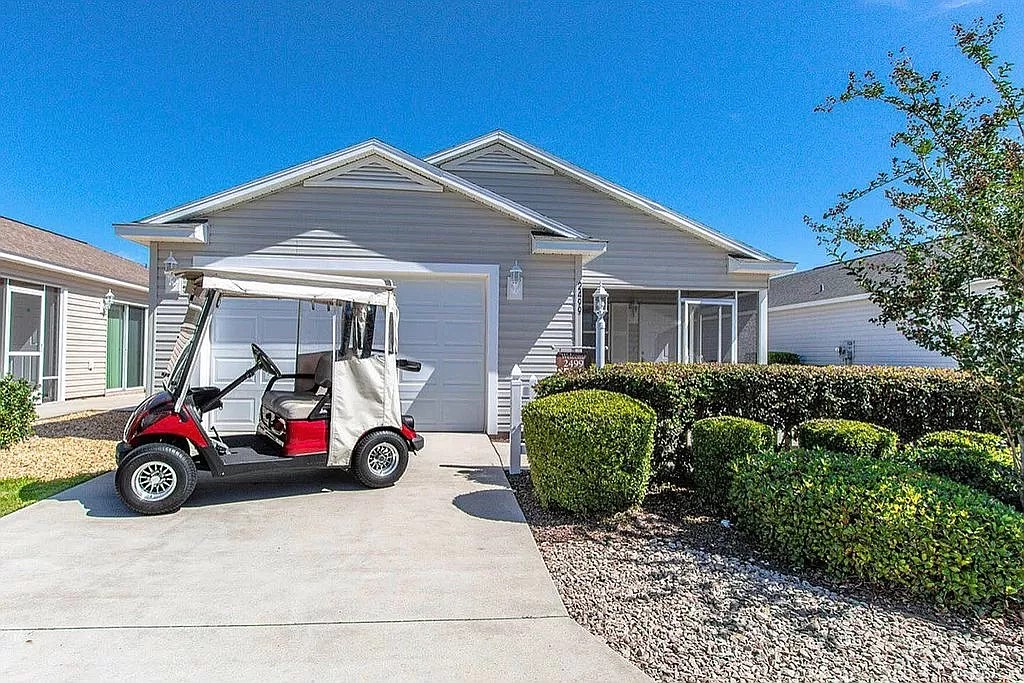Lake Sumter 2/2 Villa FREE gas cart/Pet friendly