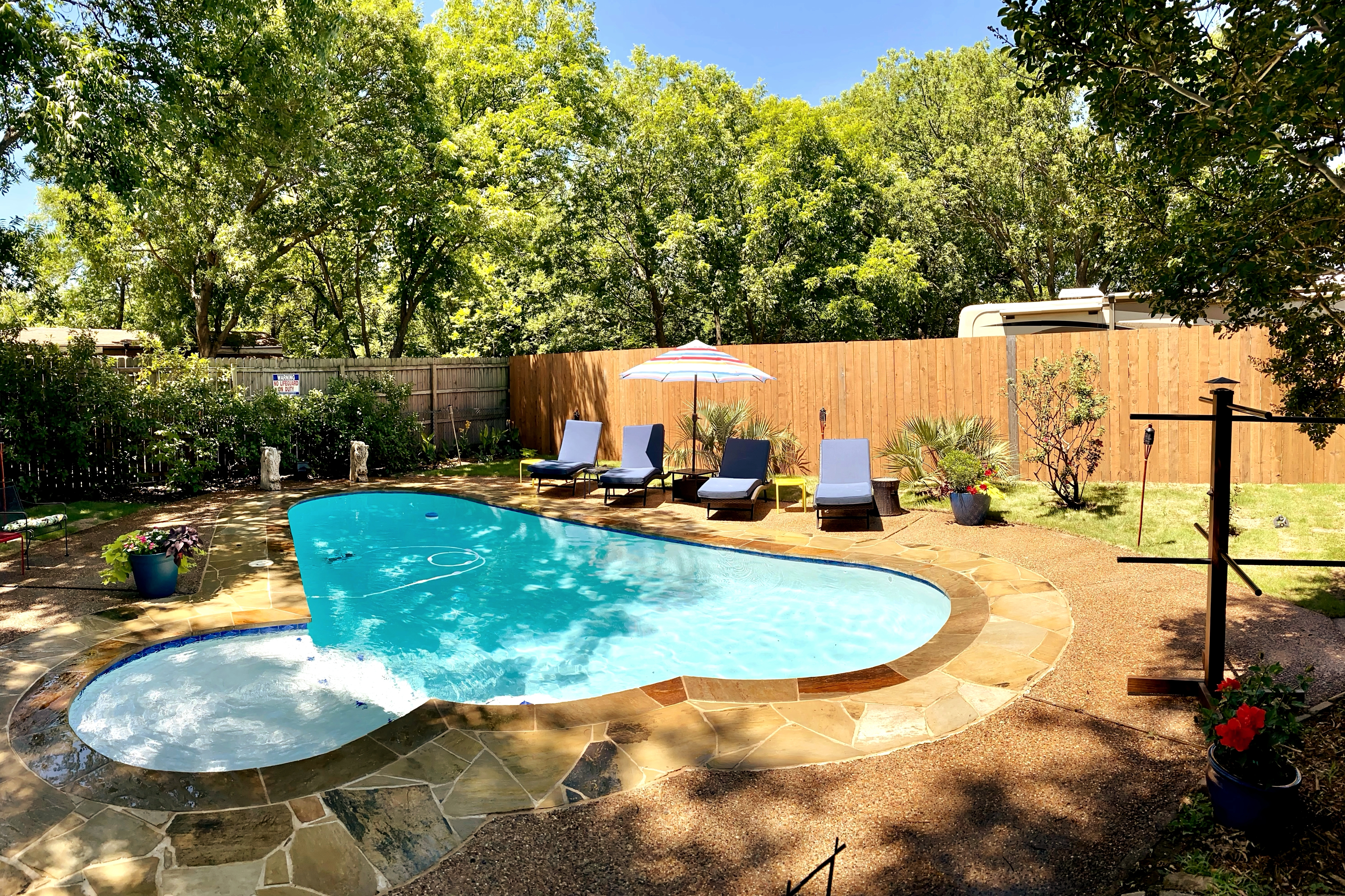 The pool house - Minutes from W7th/TCU/Stockyards in Fort Worth