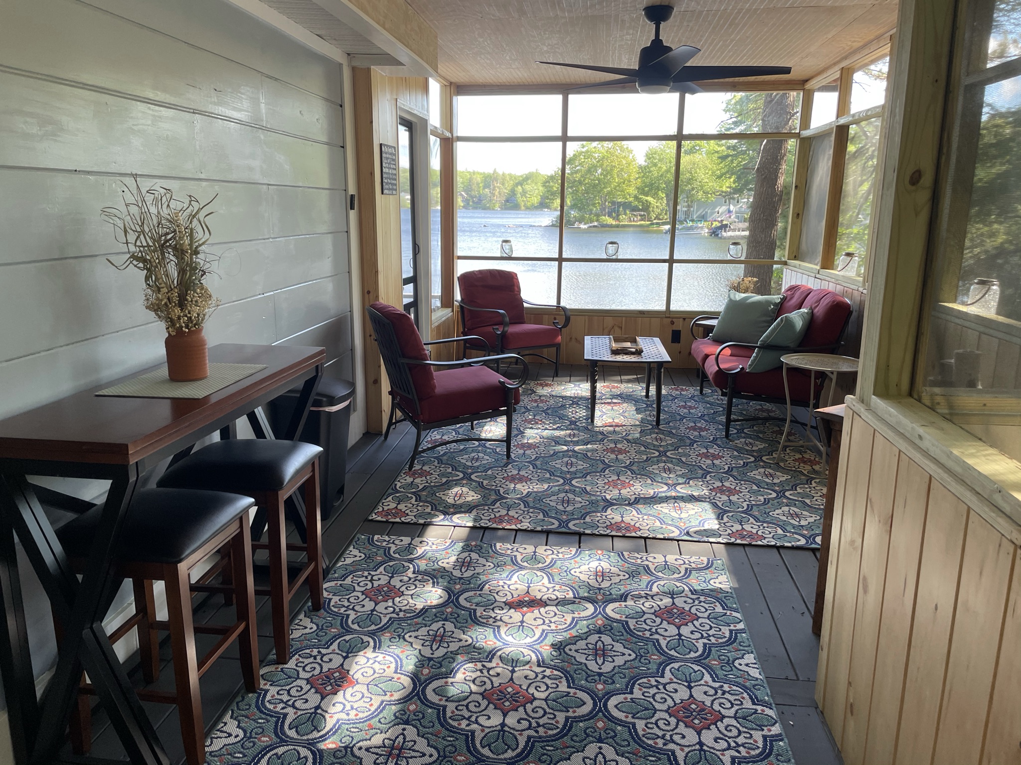 Lovely cottage on Sunrise Lake, Middleton, NH. Cottages for Rent in