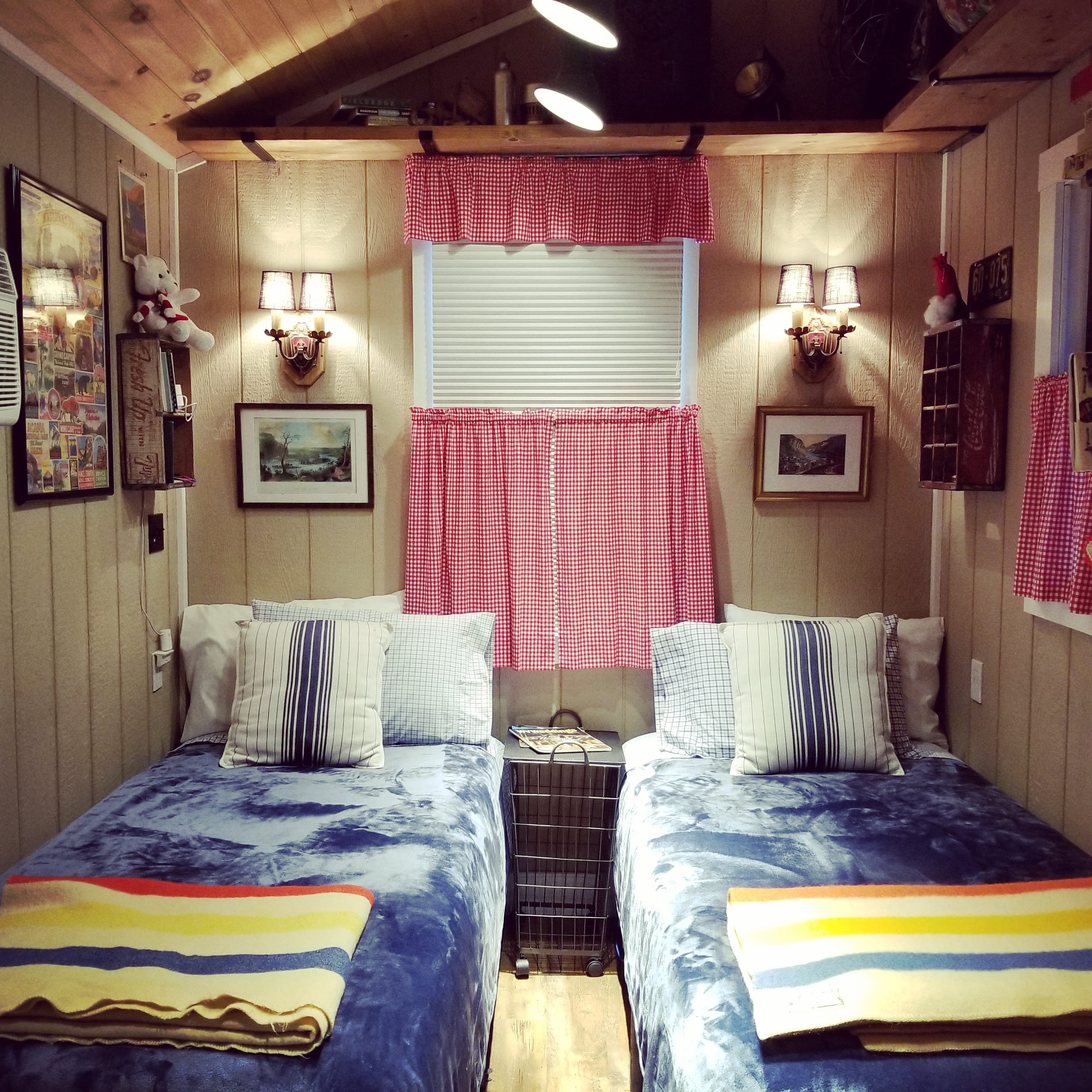 Retro Tiny Cabin in the Trees Tiny houses for Rent in Harpers Ferry, West Virginia, United