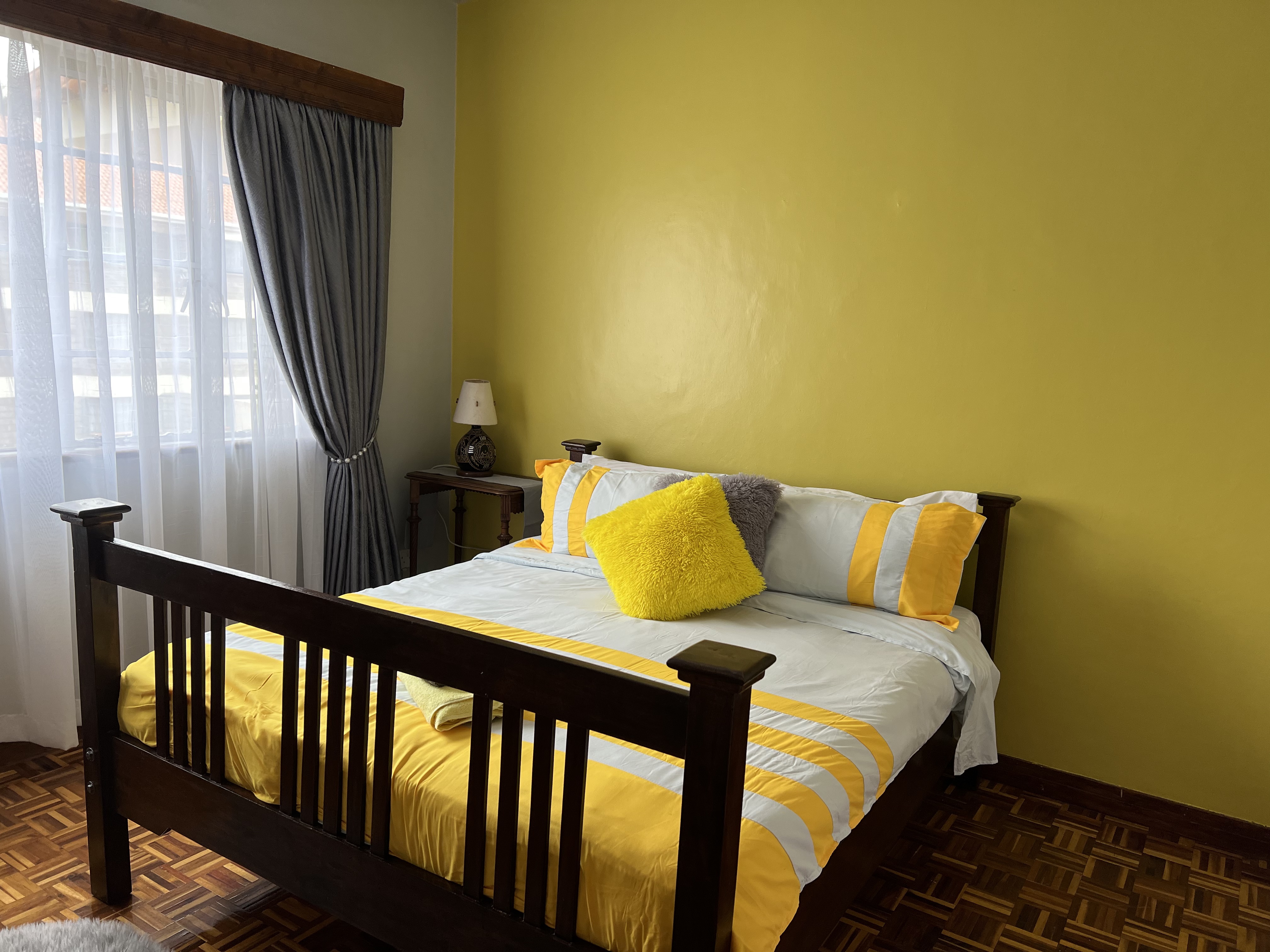 Cozy Queen Bed in the Heart of Nairobi in Kilimani, Nairobi
