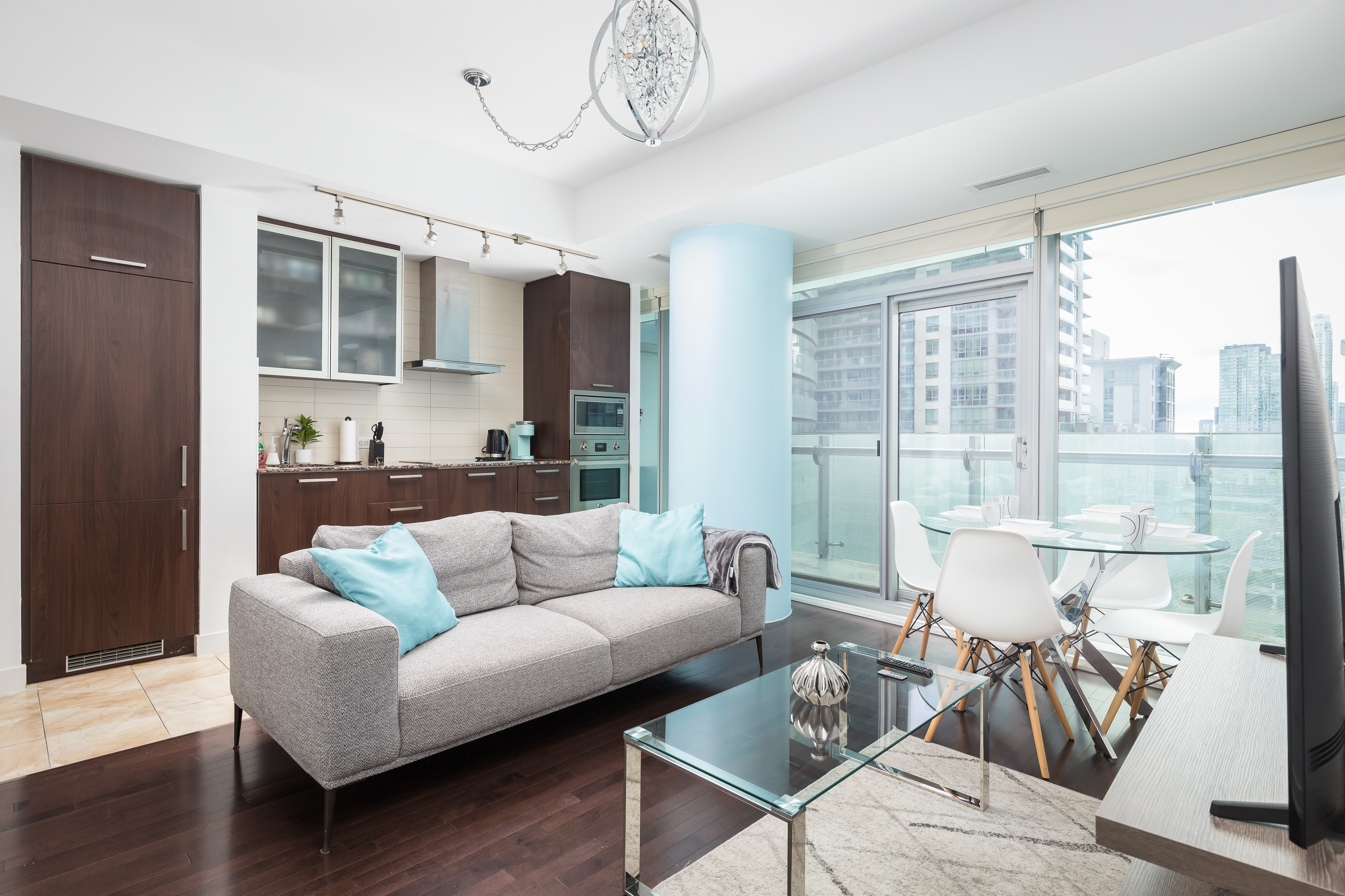 Beautiful Modern Condo | 2BR + 2BA | 1000mbps Wifi