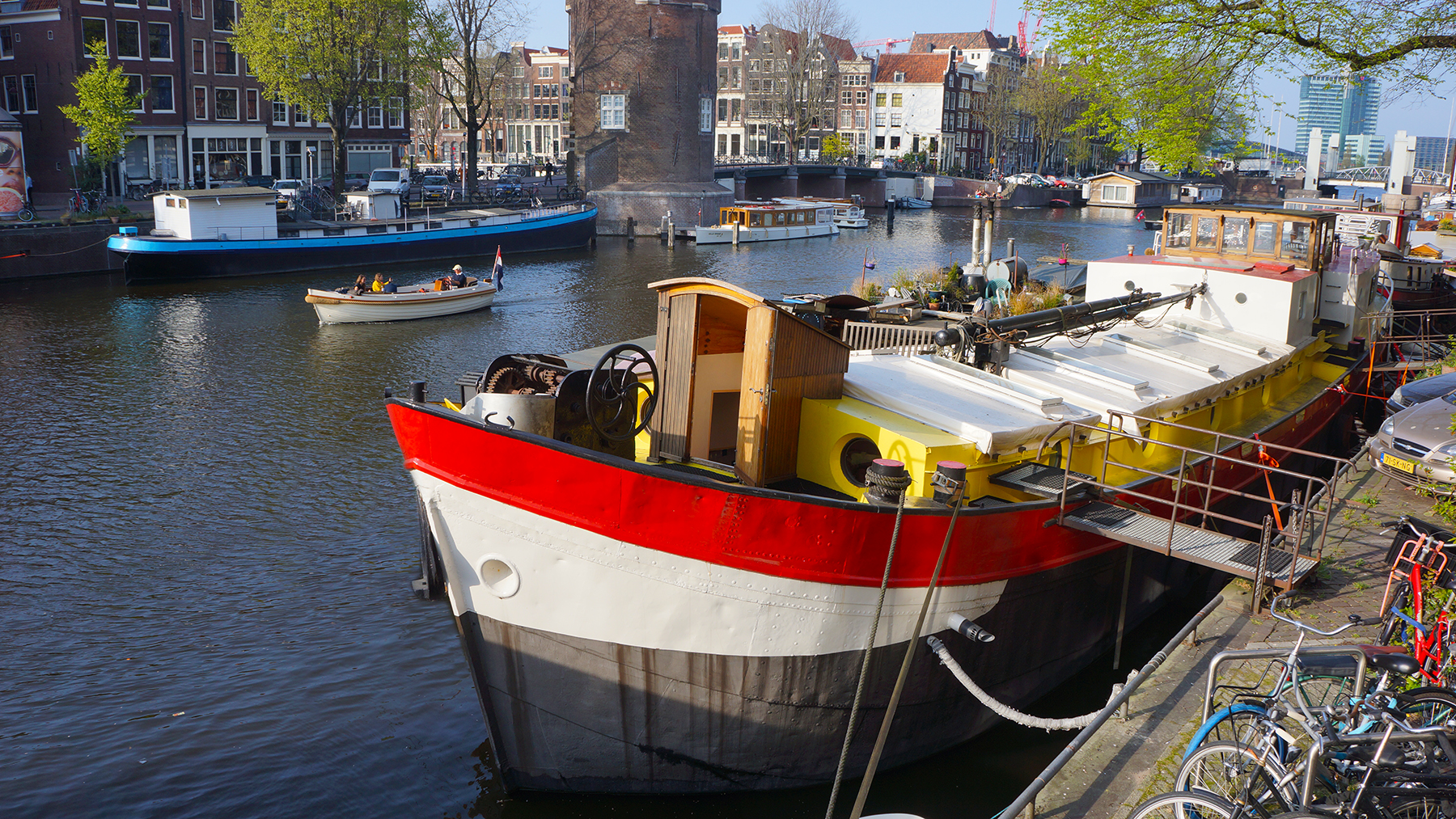 Perfect place on houseboat MINERVA in City Centre — Amsterdam stay